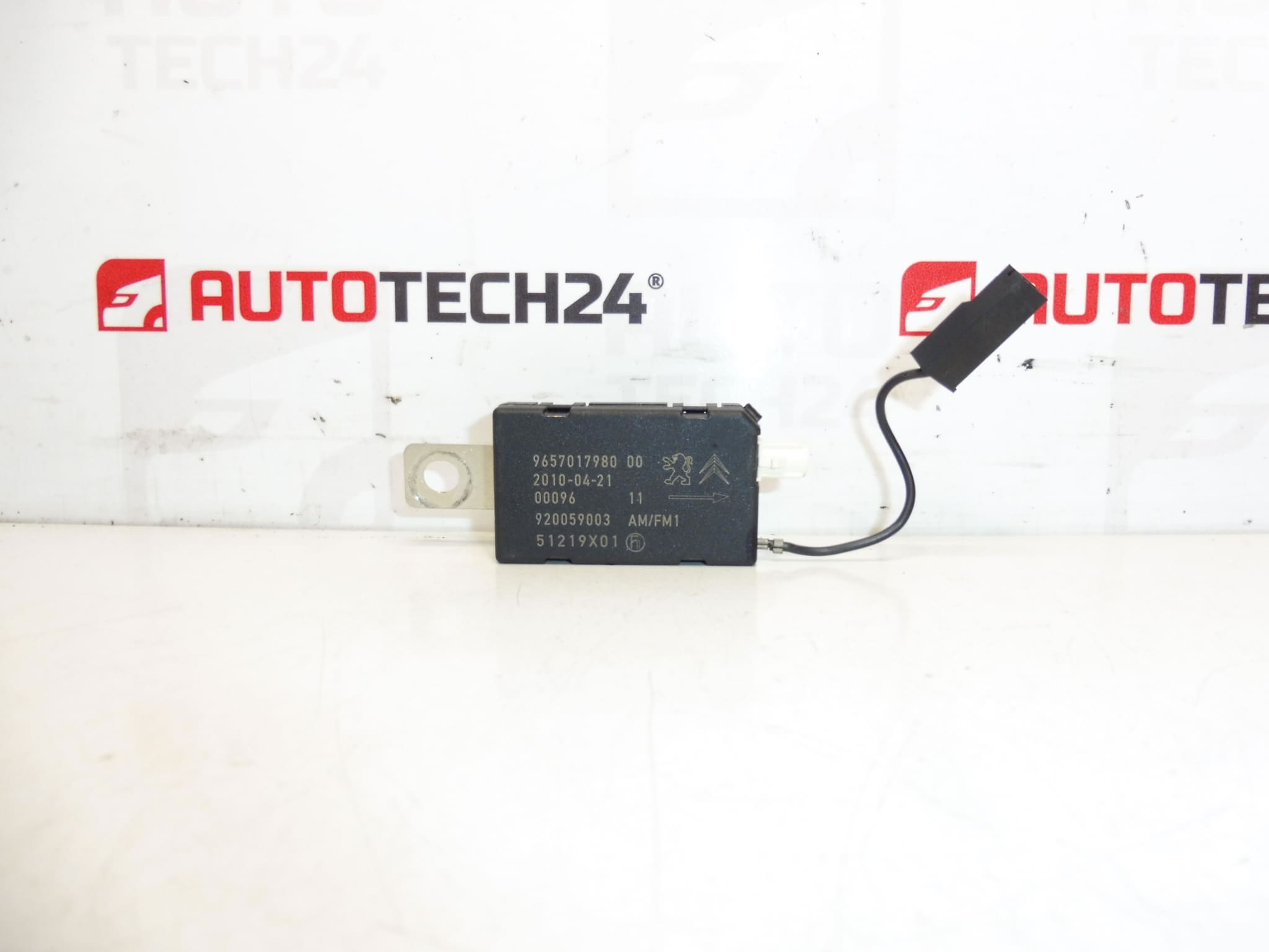 Anténny modul FM2 Citroën Peugeot 9657017980