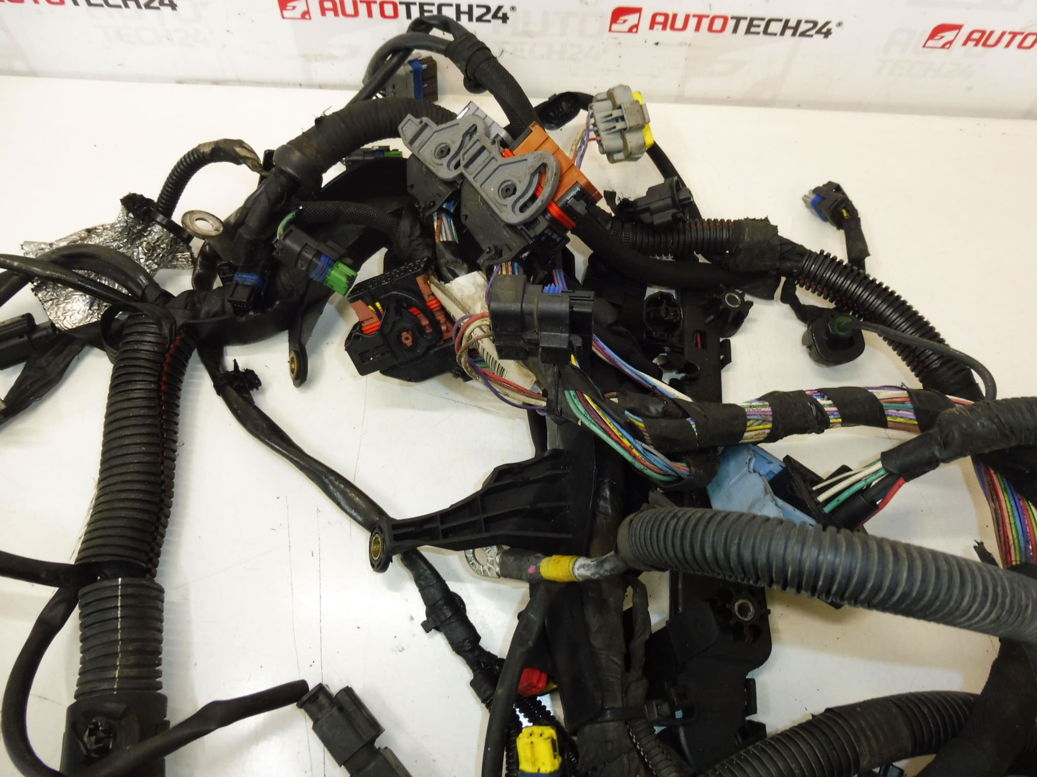 6 HDI 9687152280 6569ZY