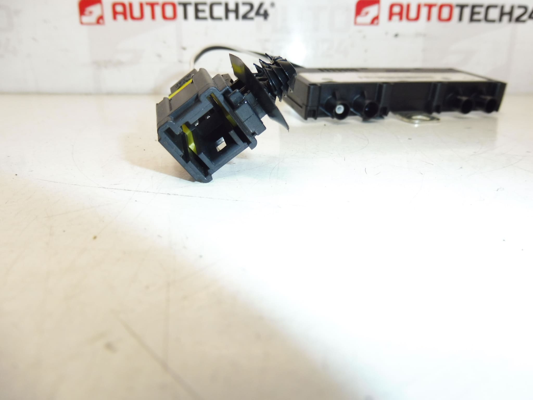 Impedančný adaptér Peugeot 407 9654390480 6561T7 – Obrázok 2