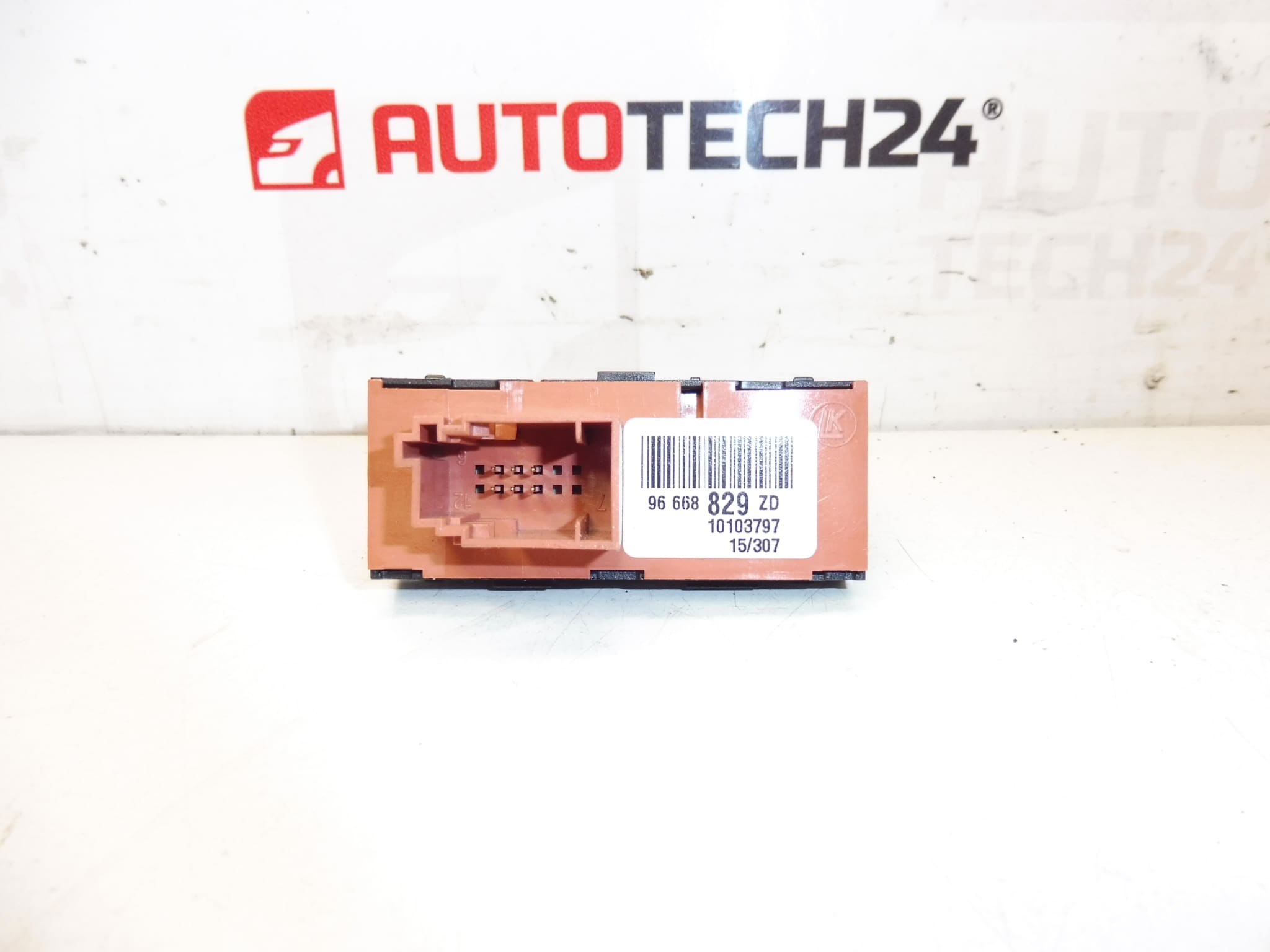 Spínač parkovacieho asistenta Citroën C4 II 96668829ZD – Obrázok 2