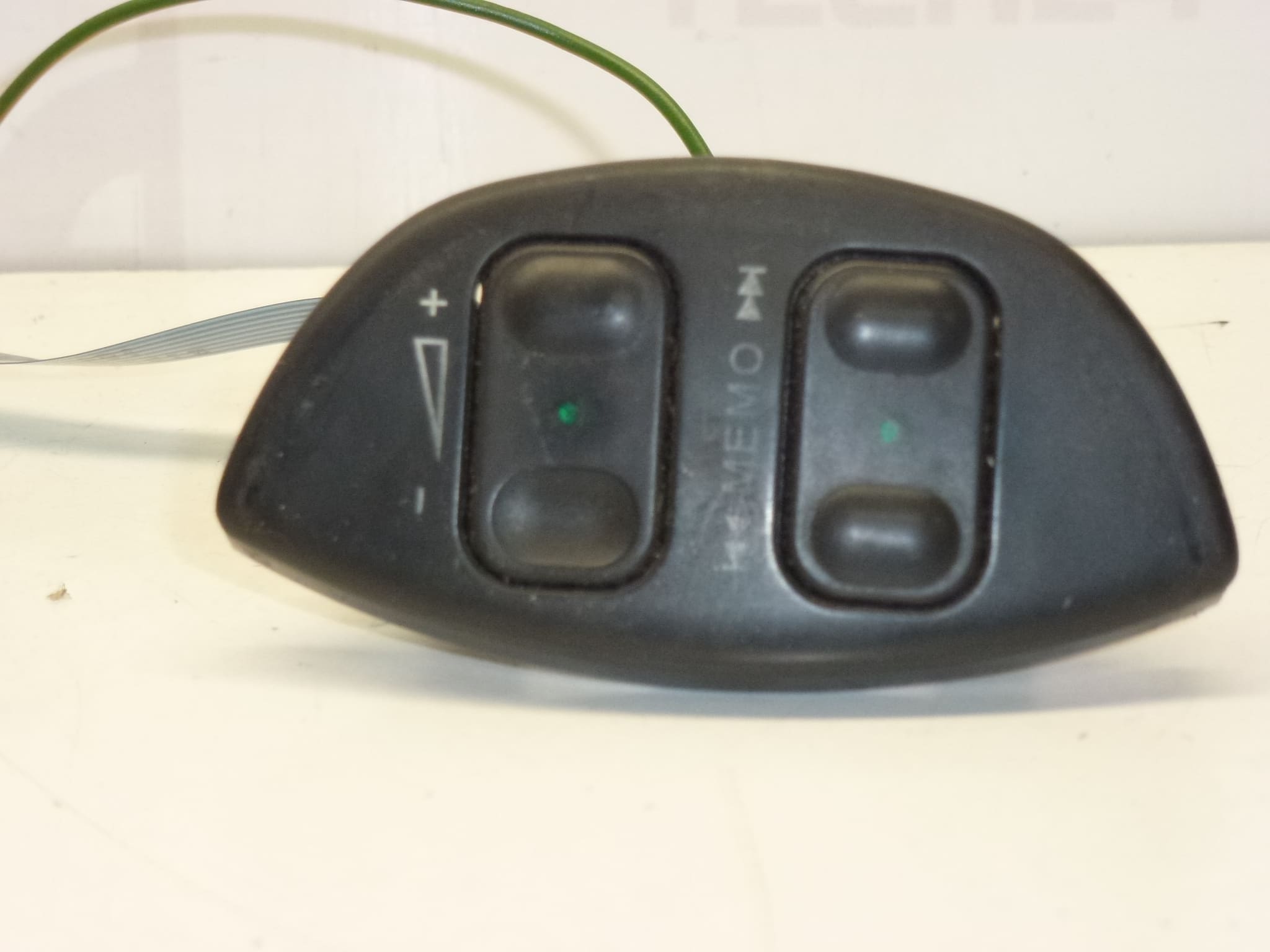 Ovládanie rádia na volante Citroën Peugeot 4112FA – Obrázok 2