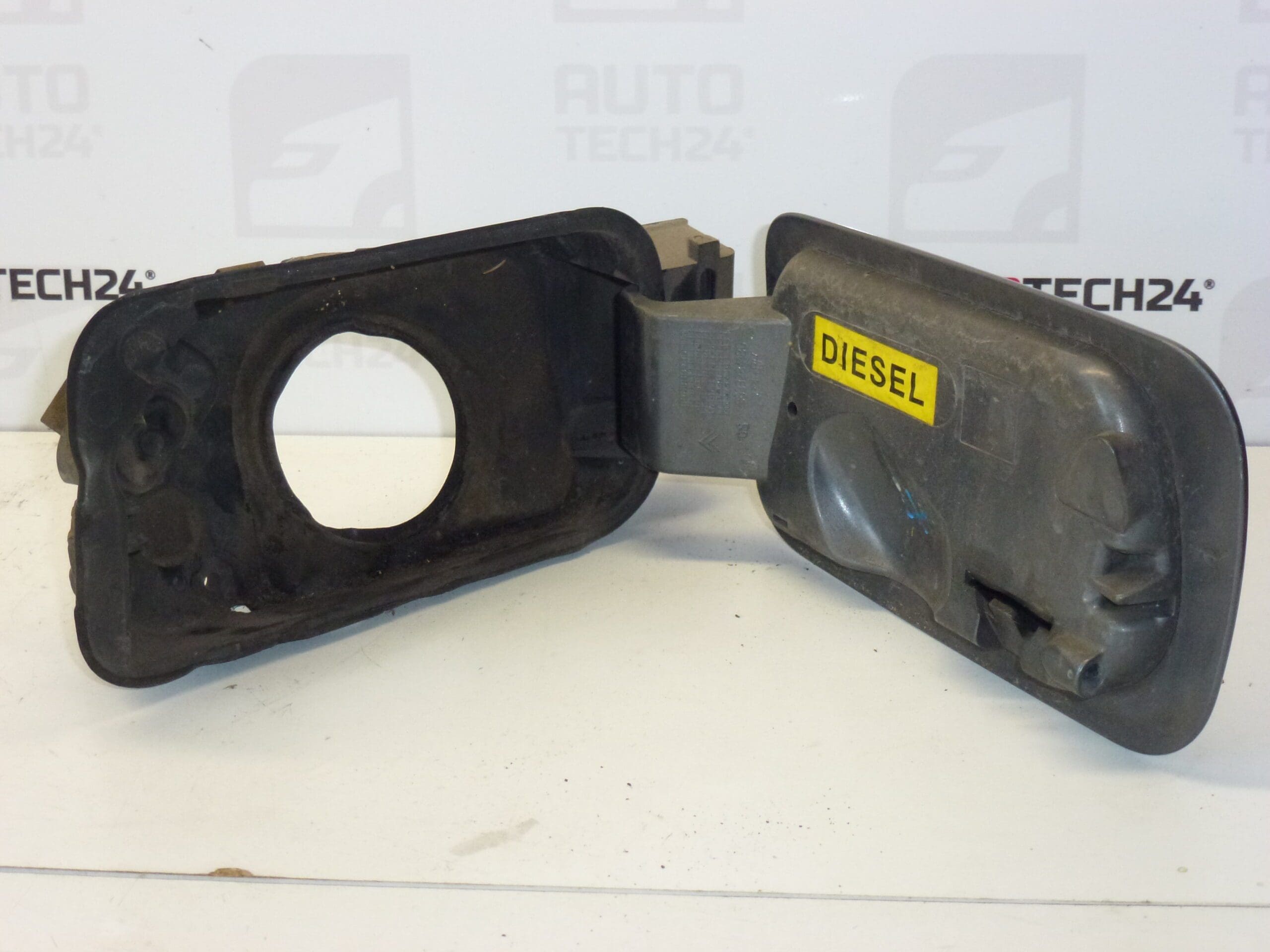 Víčko kryt nádrže Citroën C5 9633284180 151784 EYTC – Obrázok 2