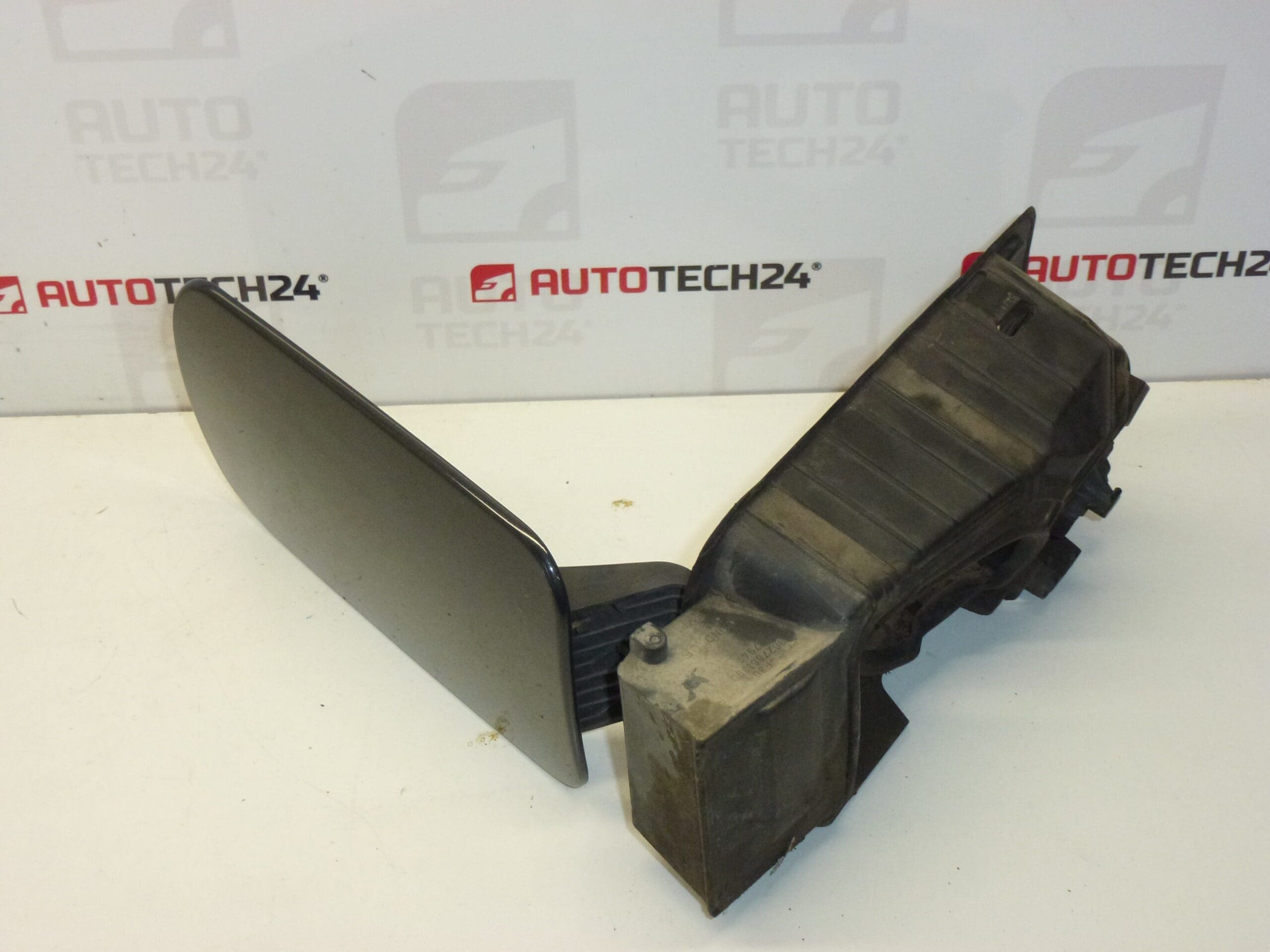 Víčko Kryt Nádrže EYPC Citroën C5 9633284180 – Obrázok 2