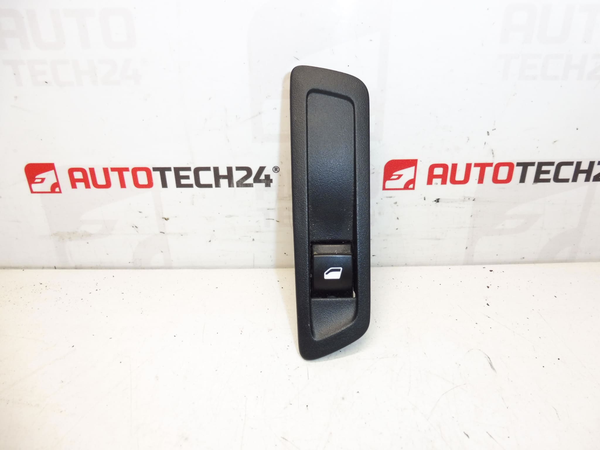 Vodič ľavého okna Citroen C-Elysée Peugeot 301 9674873977