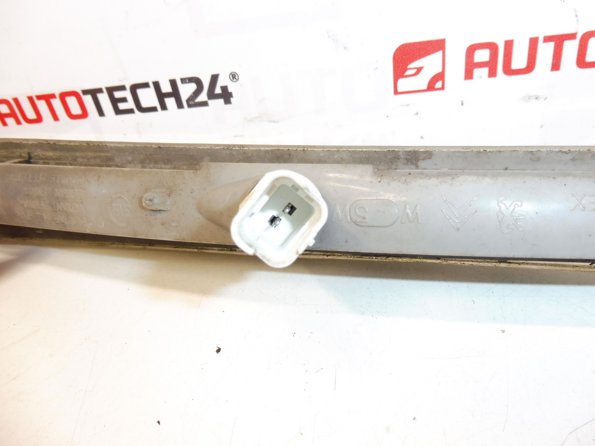 Pravý svetlomet Peugeot 807 630397