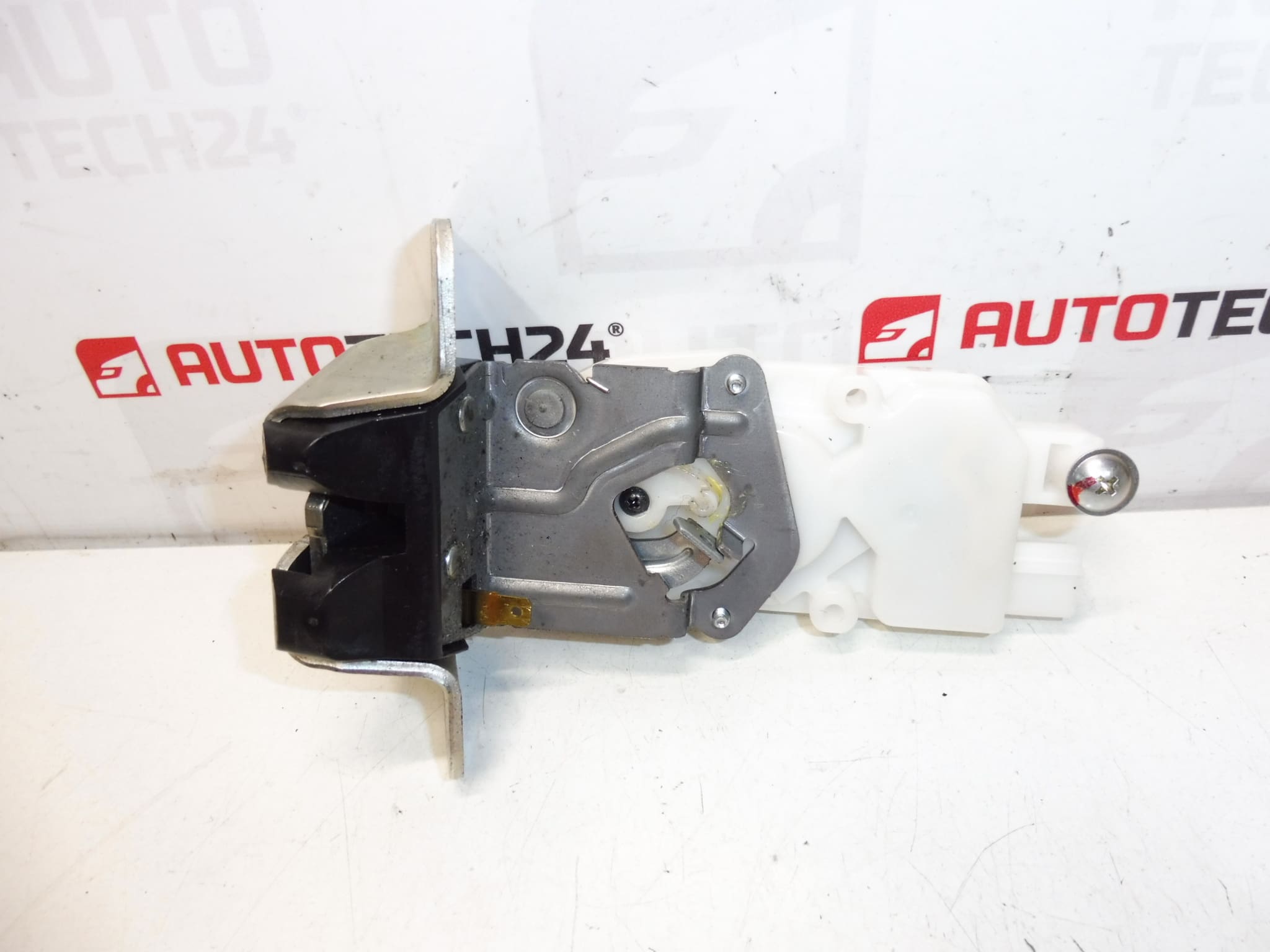 Citroën C-Crosser Peugeot 4007 8719H3 zámok zadného veka – Obrázok 2