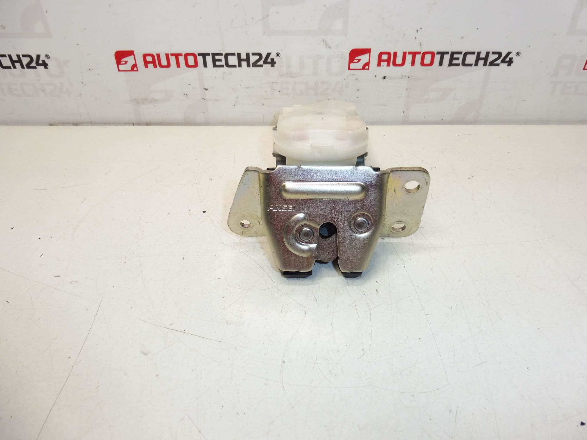 Citroën C-Crosser Peugeot 4007 8719H3 Závok zadného veka