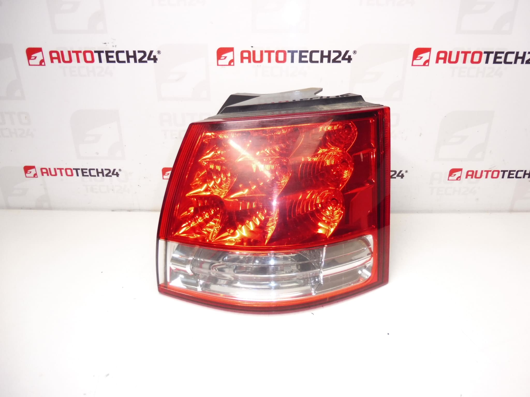 Pravá zadná lampa Mudguard Citroën C-Crosser 6350EG