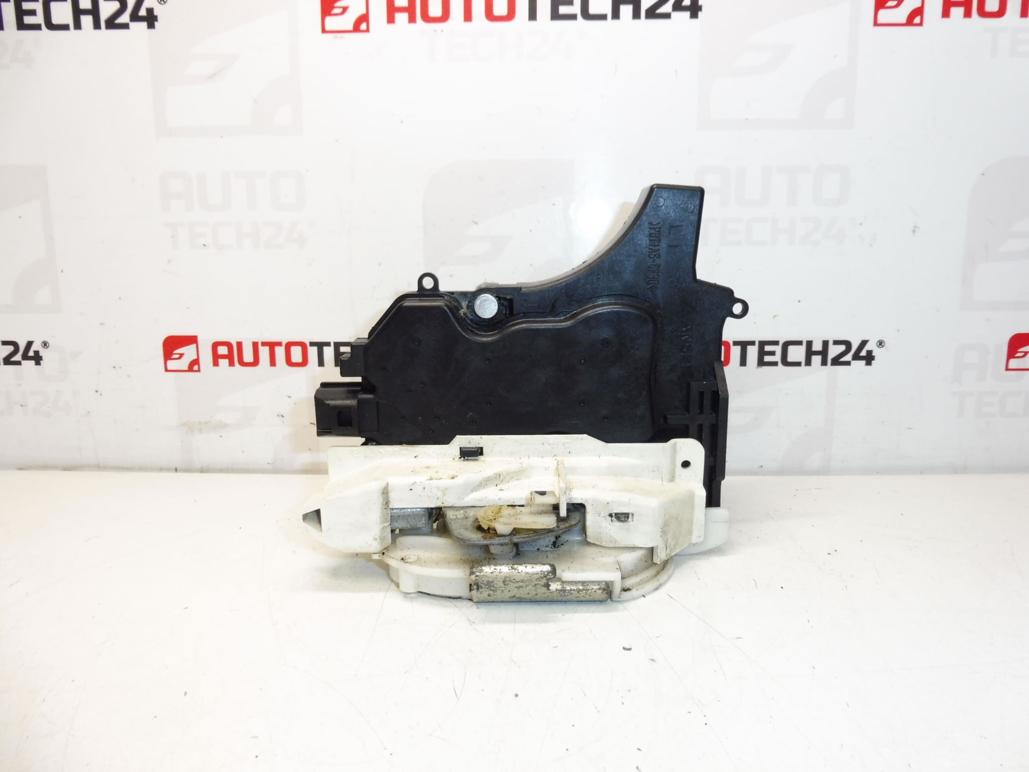 Zamknutie ľavých predných dverí Citroën C-Crosser Peugeot 4007 9135cc