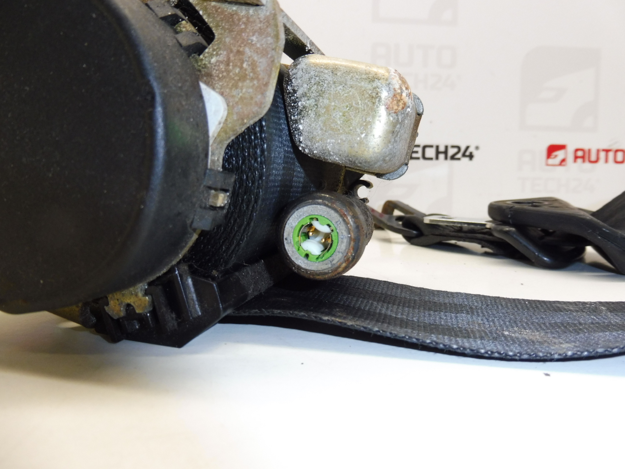 Pravý pyropás bezpečnostný pás Peugeot 206 206+ 96361048XX 8973SG