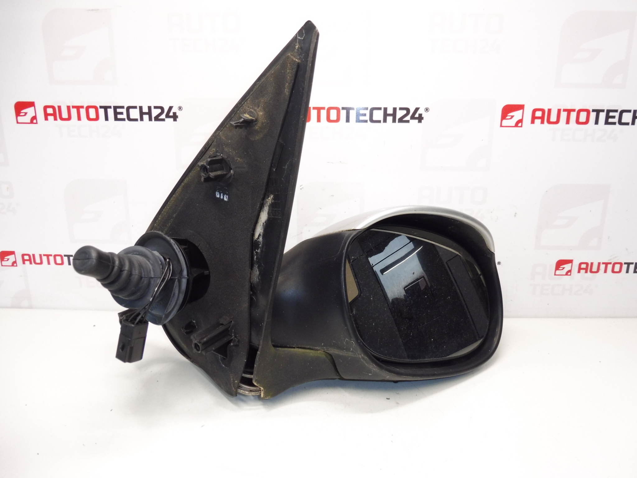 Pravé zrkadlo Peugeot 206 EZRC 96432613XT 8154JC
