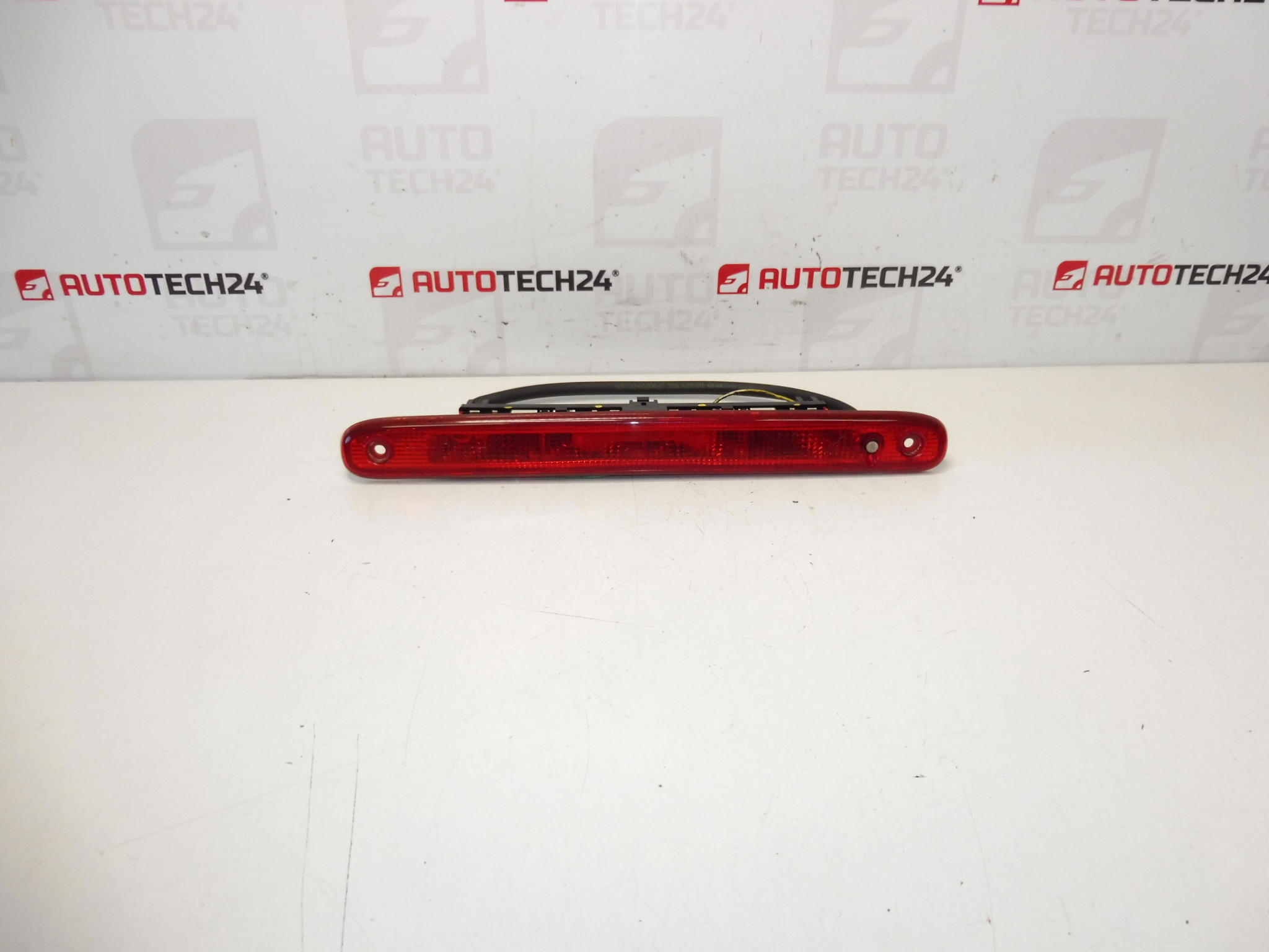 Tretie brzdové svetlo použité Citroën C1 Peugeot 107 1606372780
