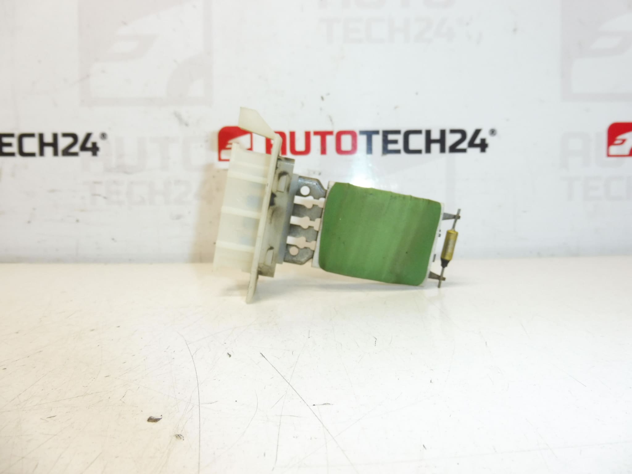 Citroën Peugeot 6450NV Controller