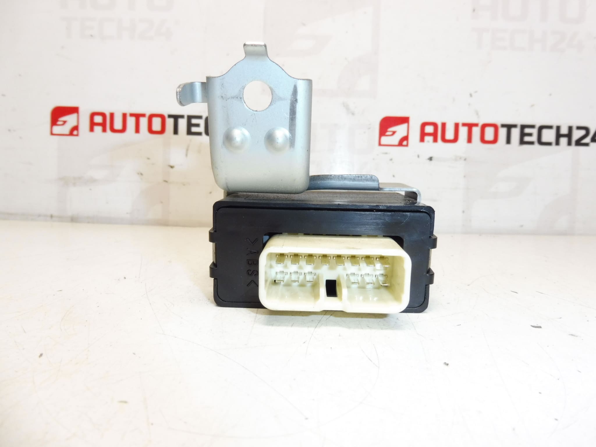 Denné osvetlenie Denso Citroën C1 Peugeot 107 82810-70020 061700-5080 – Obrázok 2