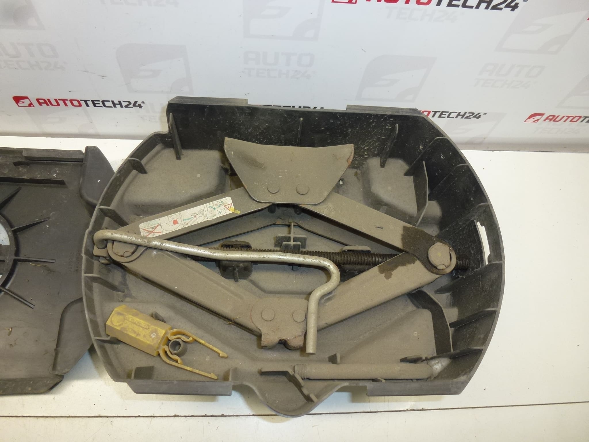 Hever do rezervy Peugeot 308 674418 672594 637305 – Obrázok 2