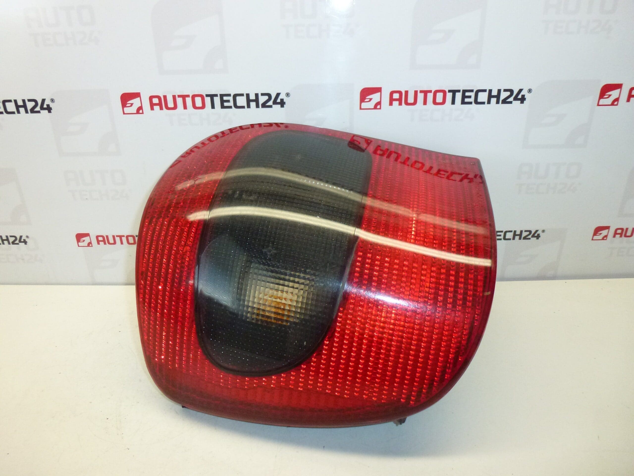 Ľavá zadná lampa Citroën Xsara Kombi 6350J8