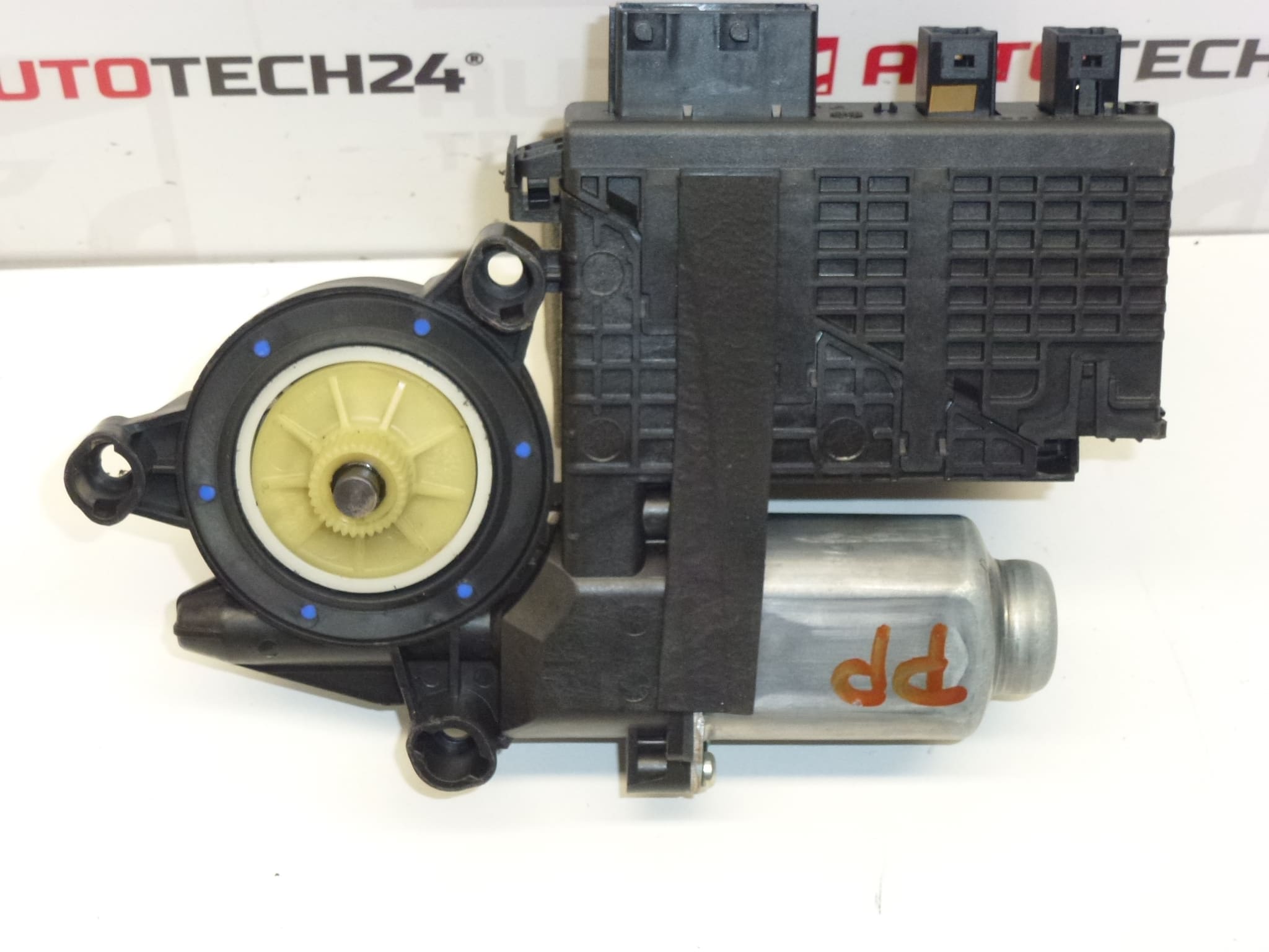 Motor pravého predného sťahovania okna Citroën C4 Picasso 9674032480 9222CX 9222GZ – Obrázok 2