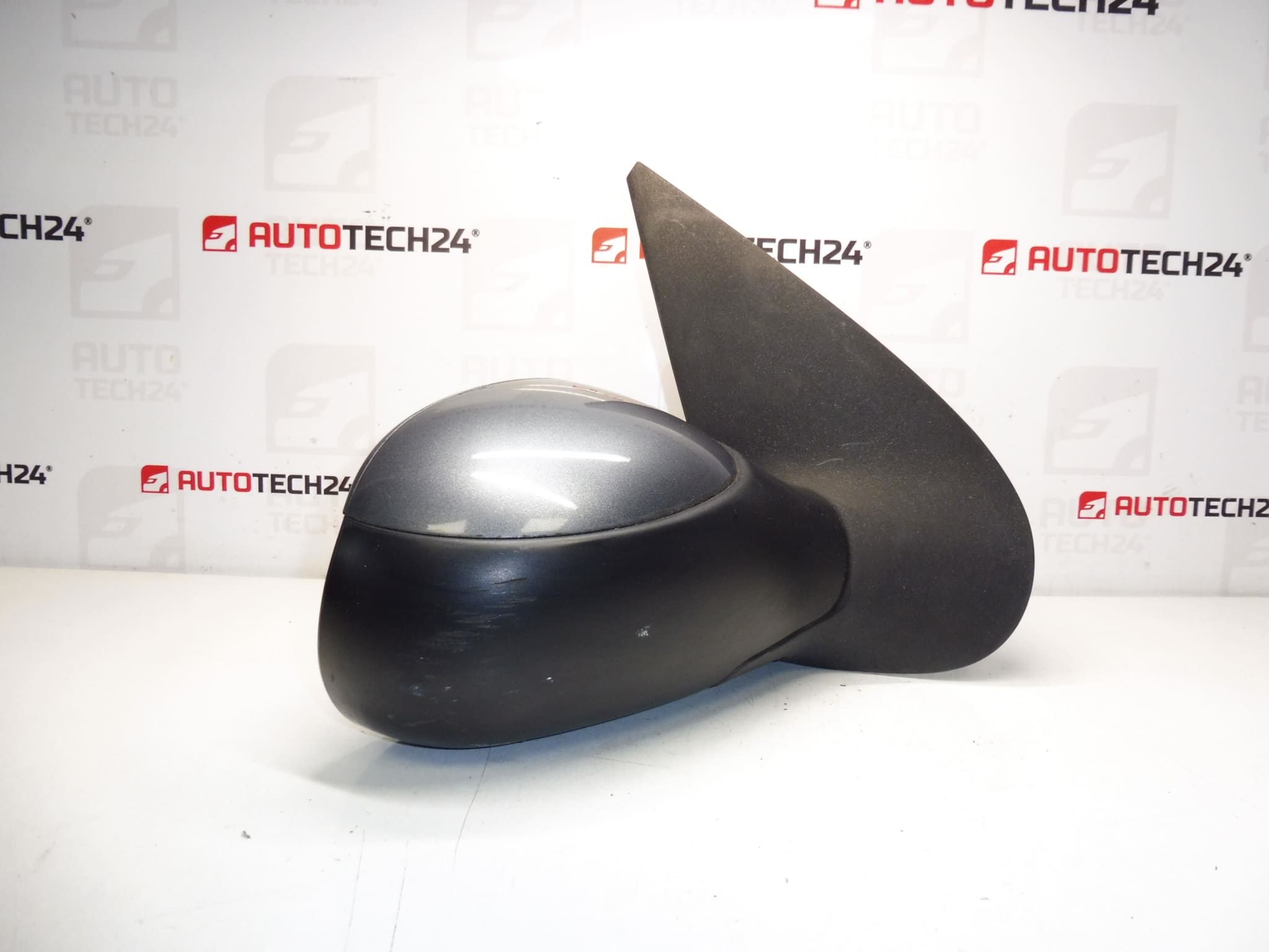 Pravé zrkadlo Peugeot 206 KTH 96437171XT 8148XY