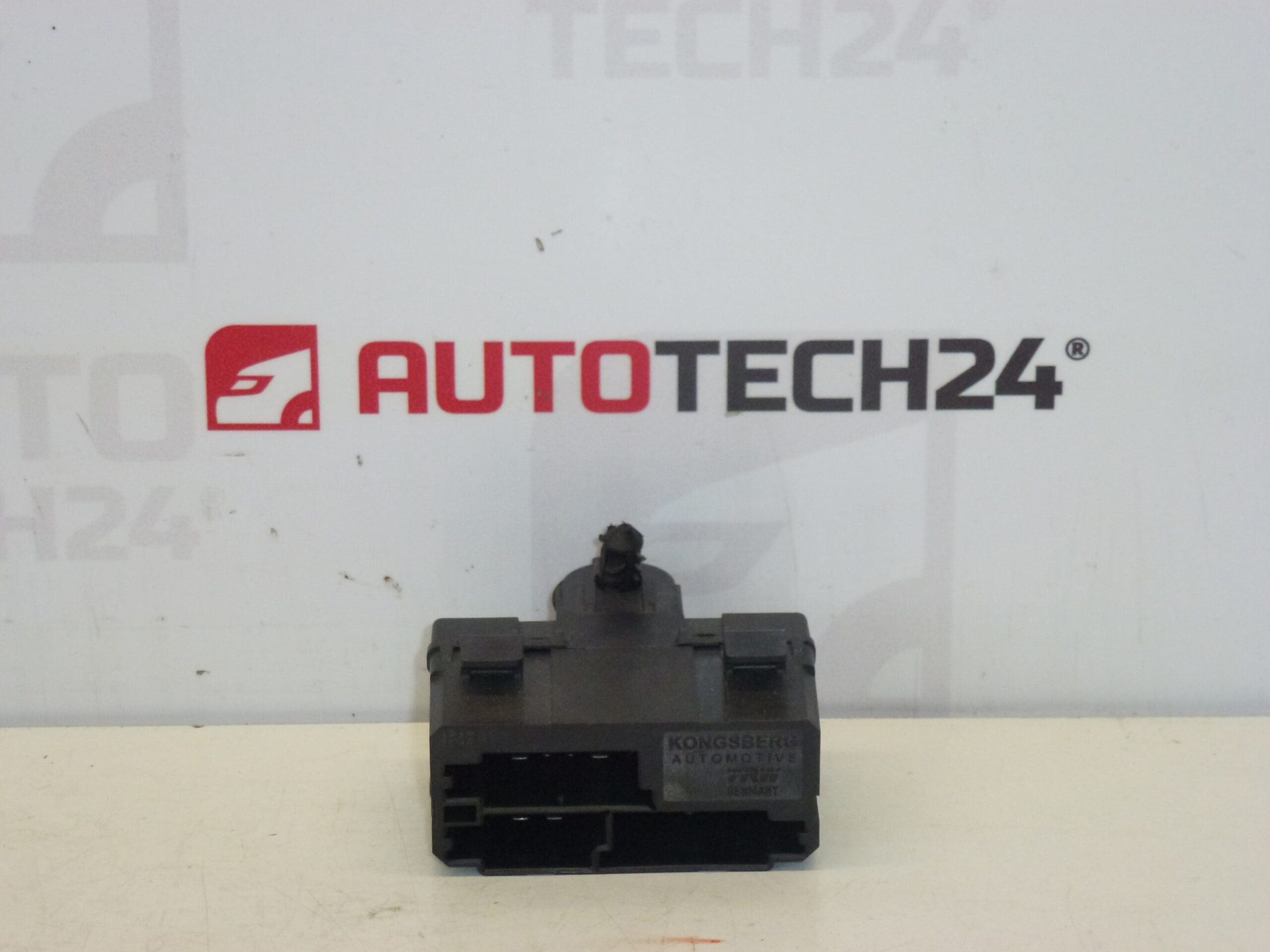 Relé vyhrievanie sedadla Citroën Peugeot 9638053380 8904WC 8906GR