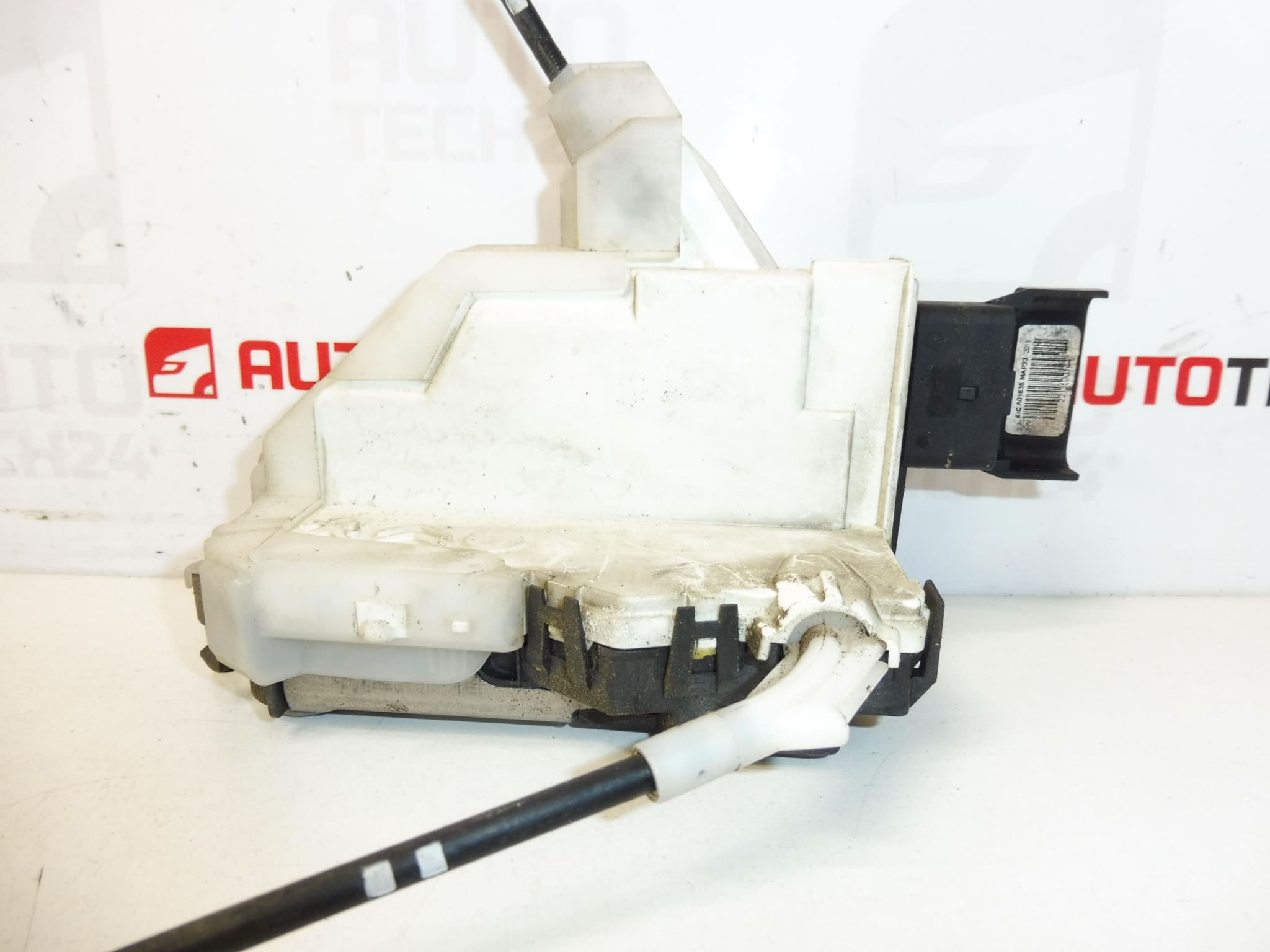 Zámok pravých predných dverí spolujazdca Peugeot 3008 5008 9800623080 9136GC – Obrázok 2