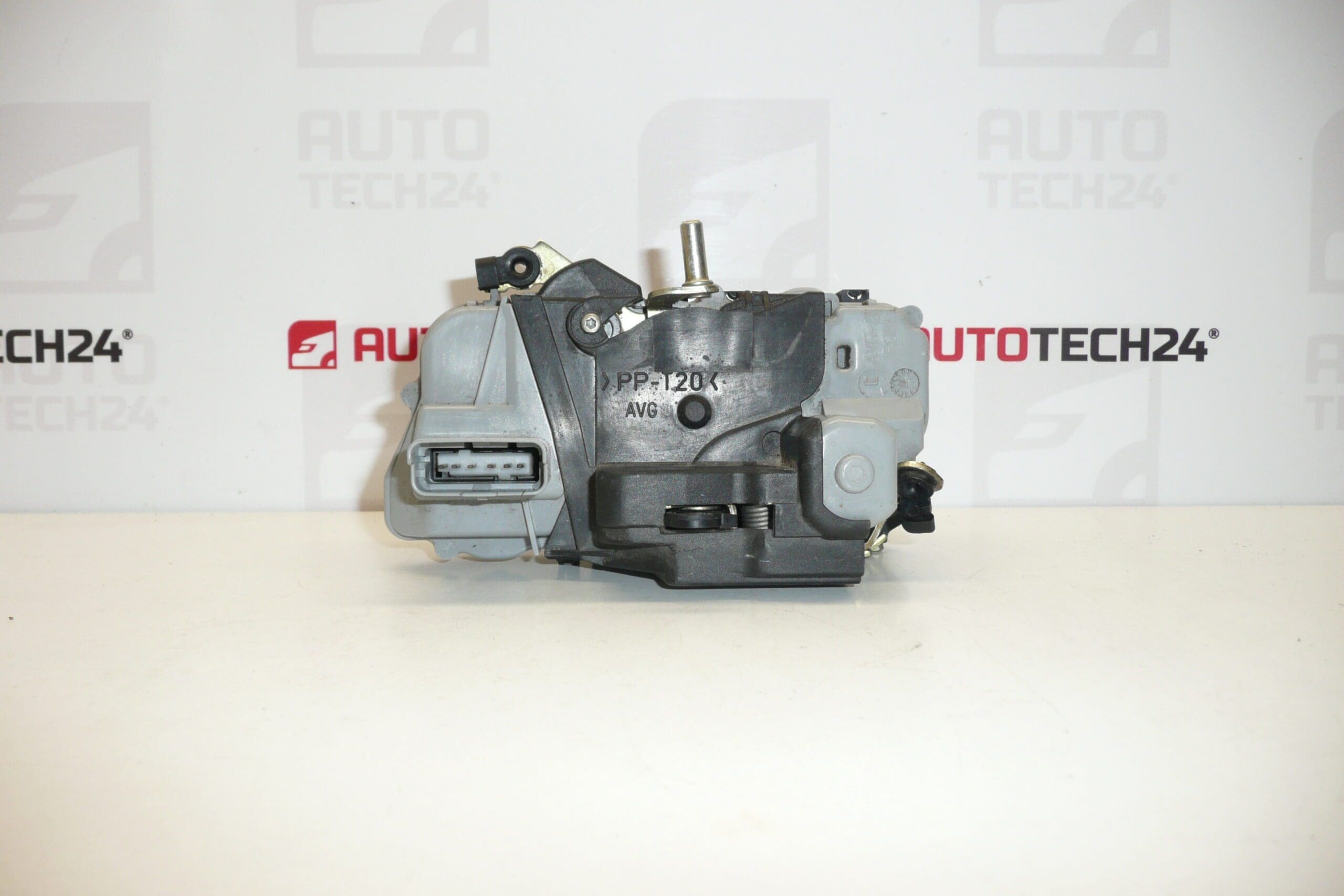 Zámok ľavých predných dverí Citroën Xsara Picasso 9135H5