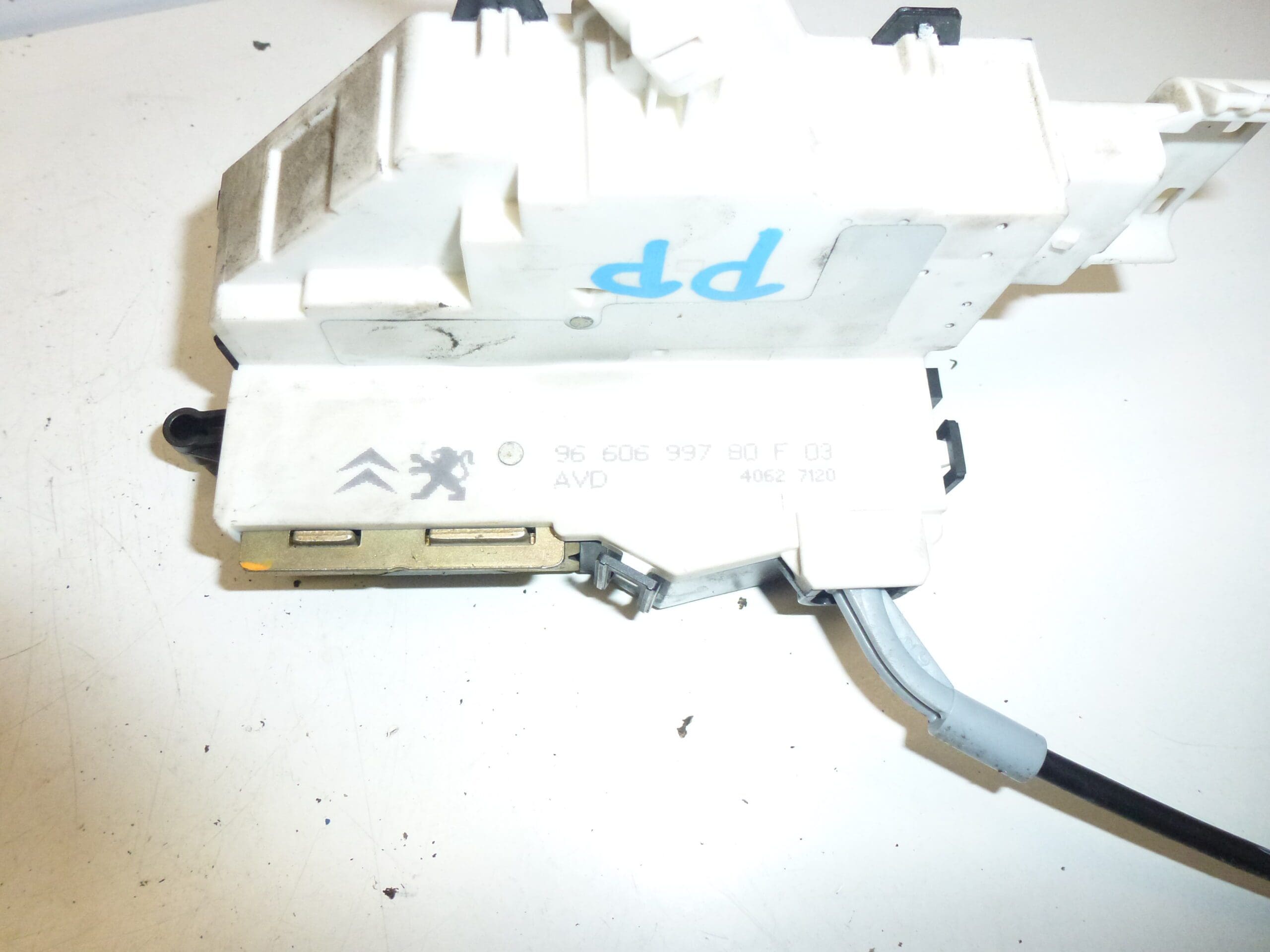 Zámok pravých predných dverí Citroën C4 9660699780 9136R8