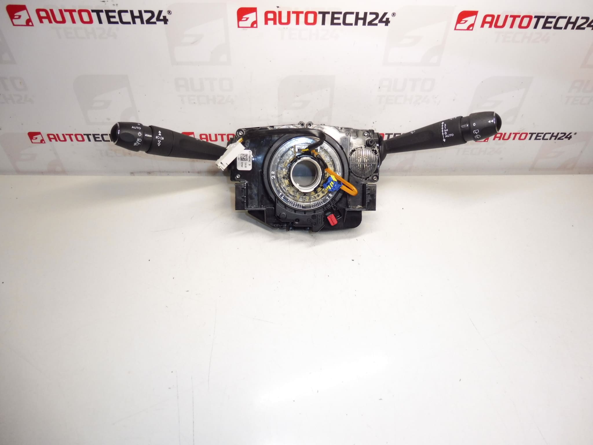 Citroën Peugeot COM2008PV2 pákové ovládanie 98180645ZD