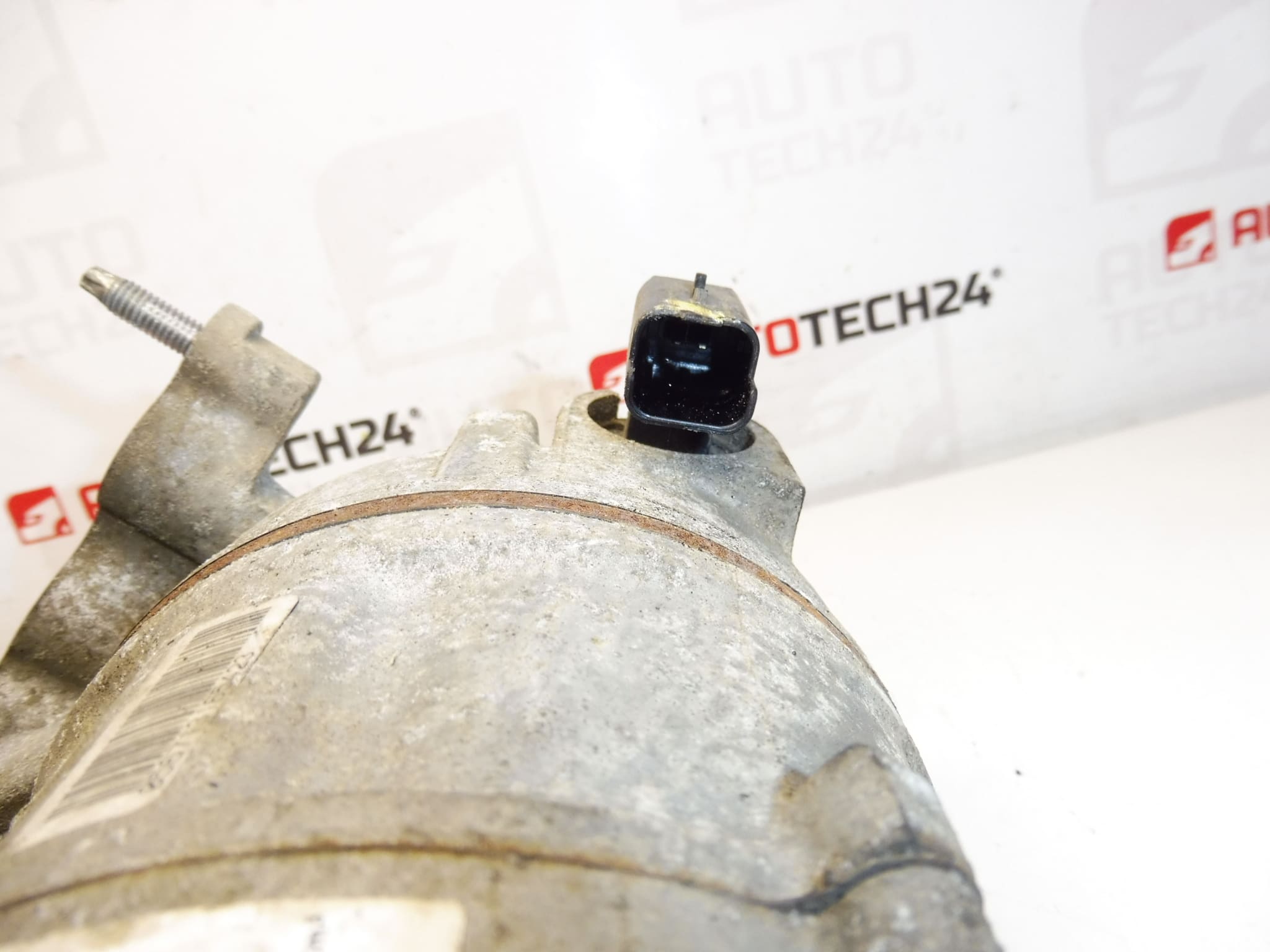 Kompresor klimatizácie Valeo 9827528980-02 9827552180-02 1617294480 – Obrázok 2