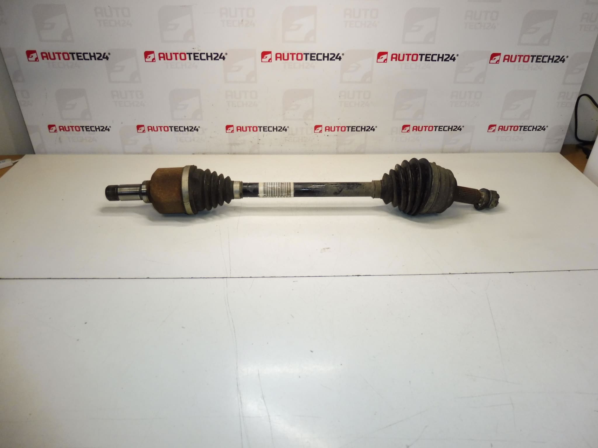 Ľavá polonáprava Citroën Peugeot 9809149380 1611621080