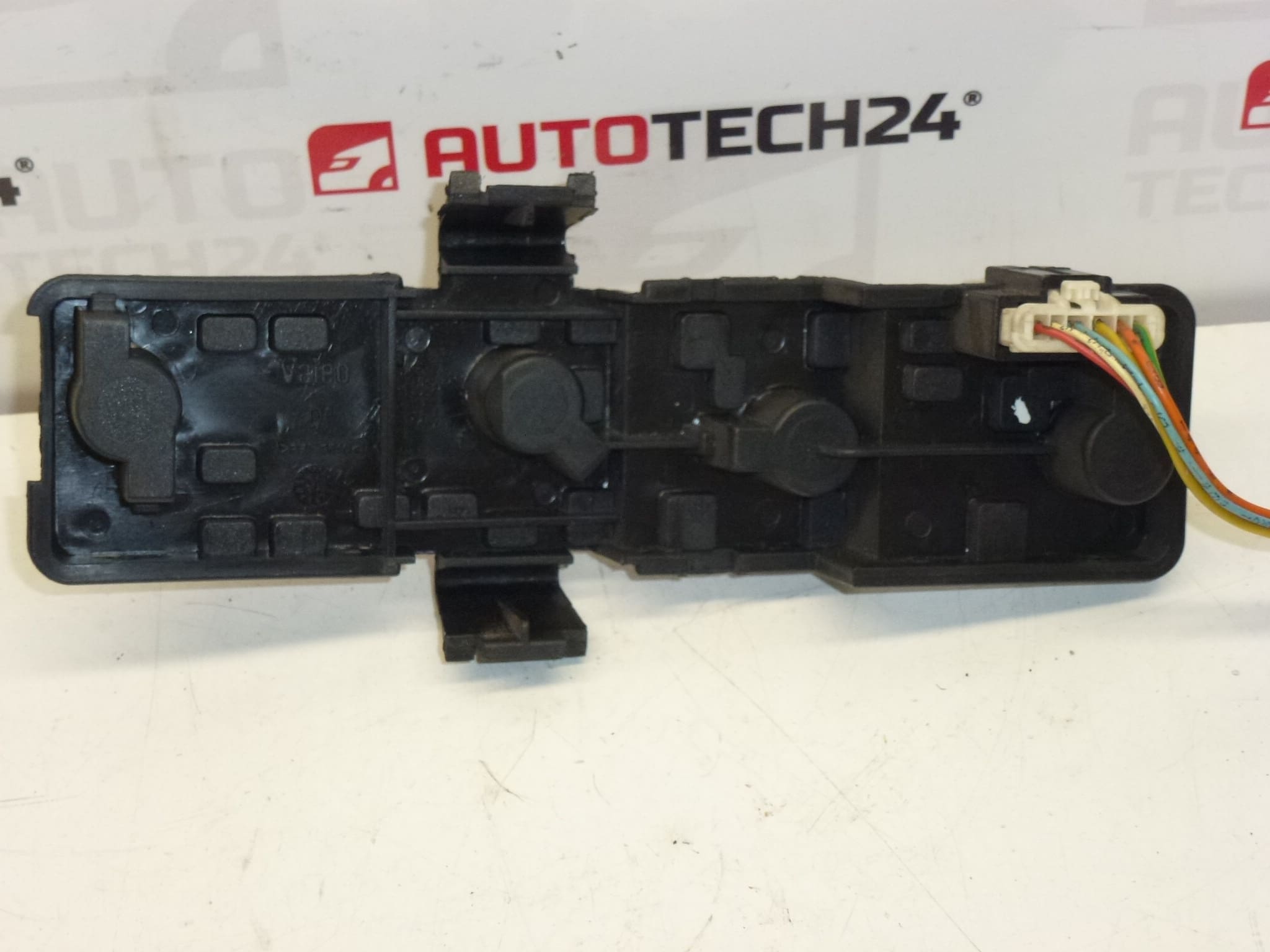 Objímka na žiarovku s káblom pravé zadné svetlo Citroën Xsara Picasso 6351N0 6351T2 – Obrázok 2