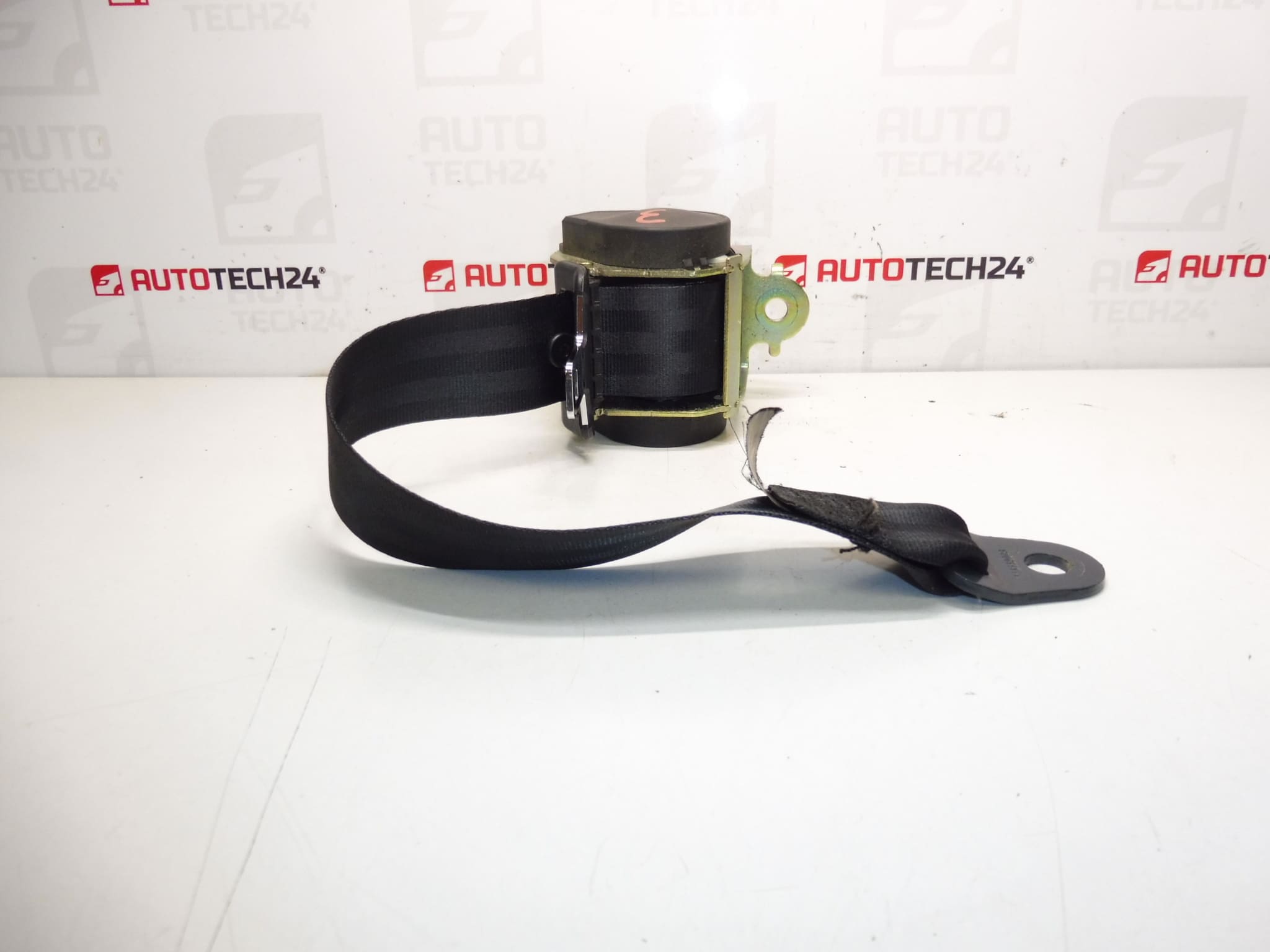 Opasok zadný Peugeot 307 Citroen C4 Hatchback 96567808XX 8974JK