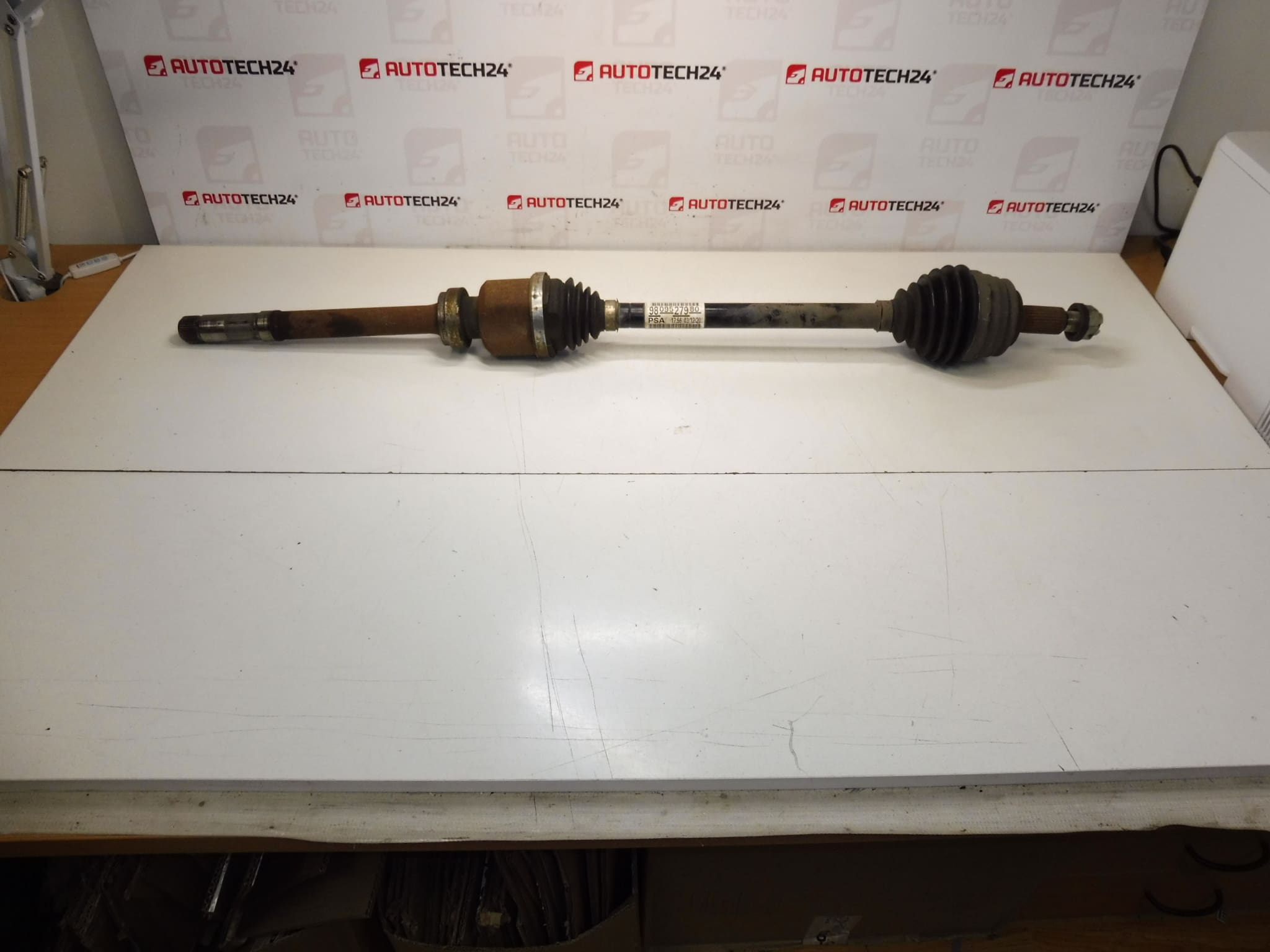 Pravá poloosa Citroën Peugeot 9809527980 9815636080 1667425780