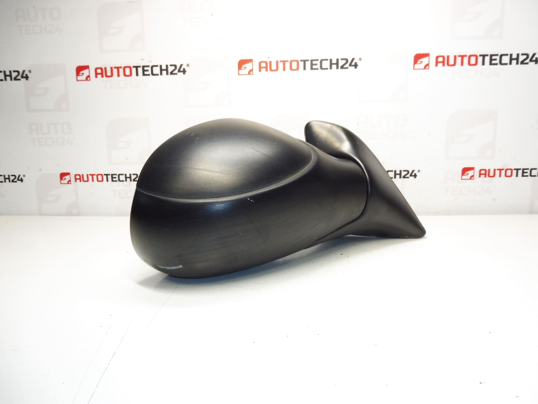 Pravé spätné zrkadlo Citroën Xsara Picasso 8149NJ