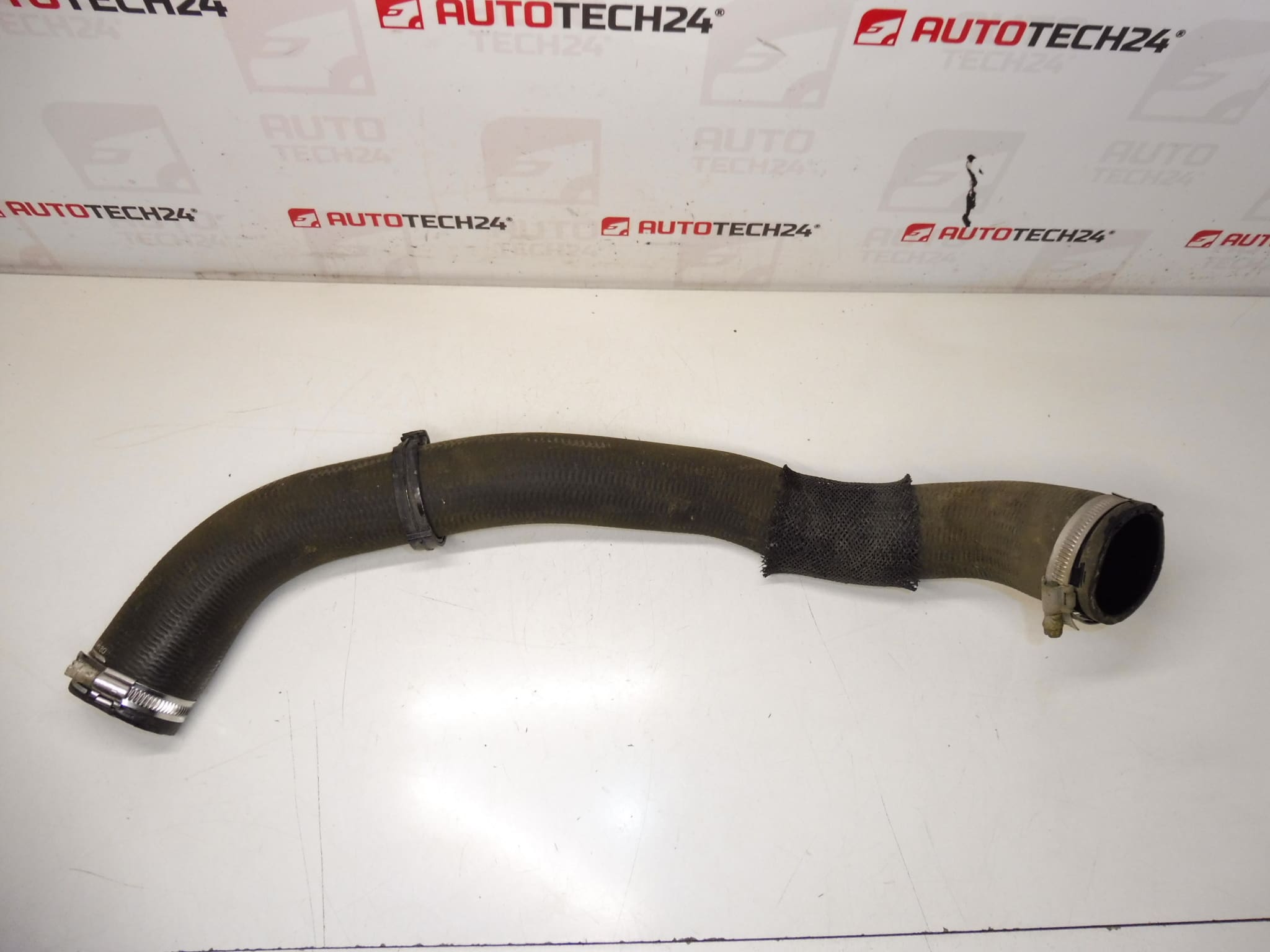 Prípojka vzduchu 1.5 HDI Citroën Peugeot 9820100680 – Obrázok 2