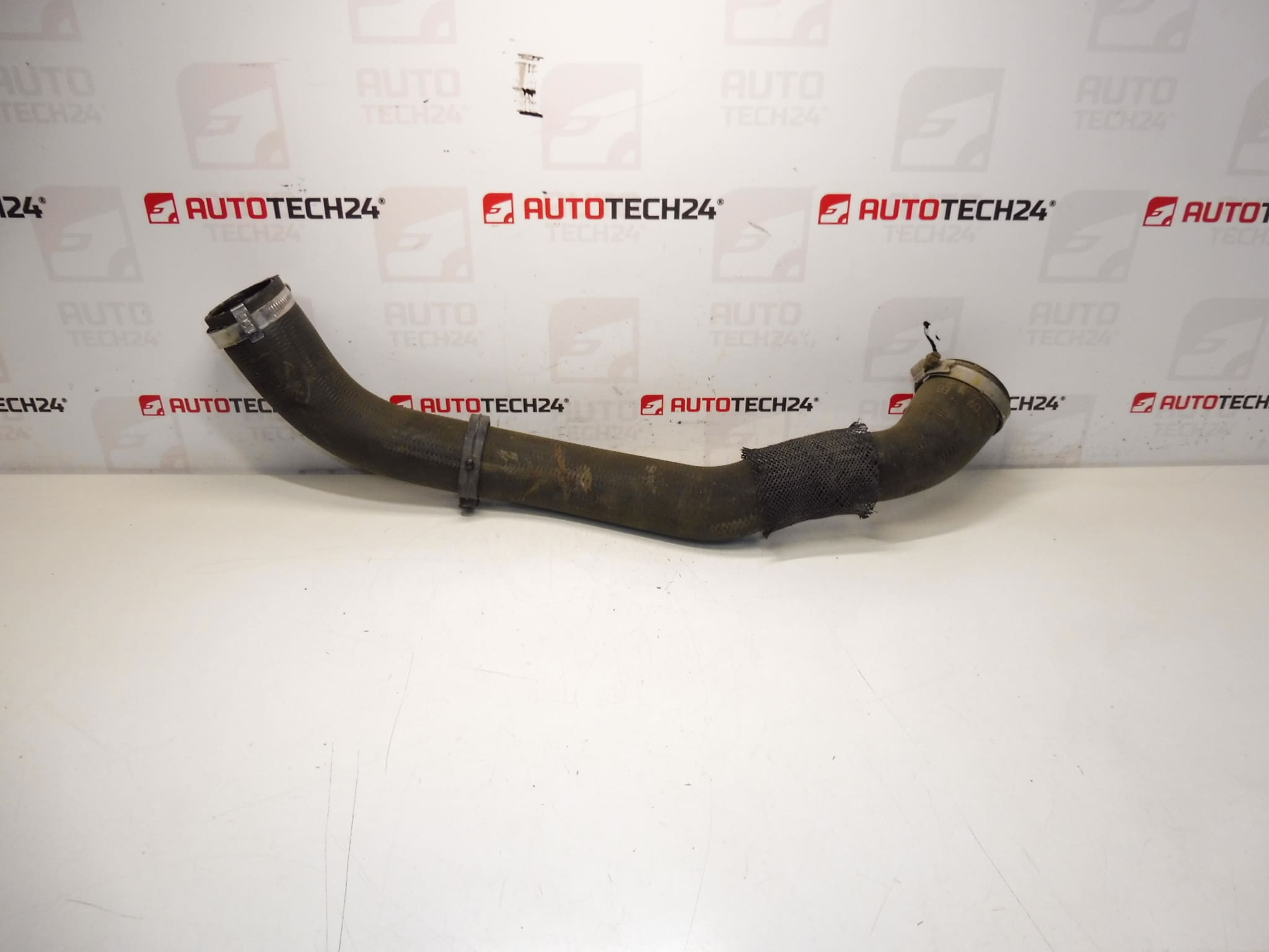 Prípojka vzduchu 1.5 HDI Citroën Peugeot 9820100680