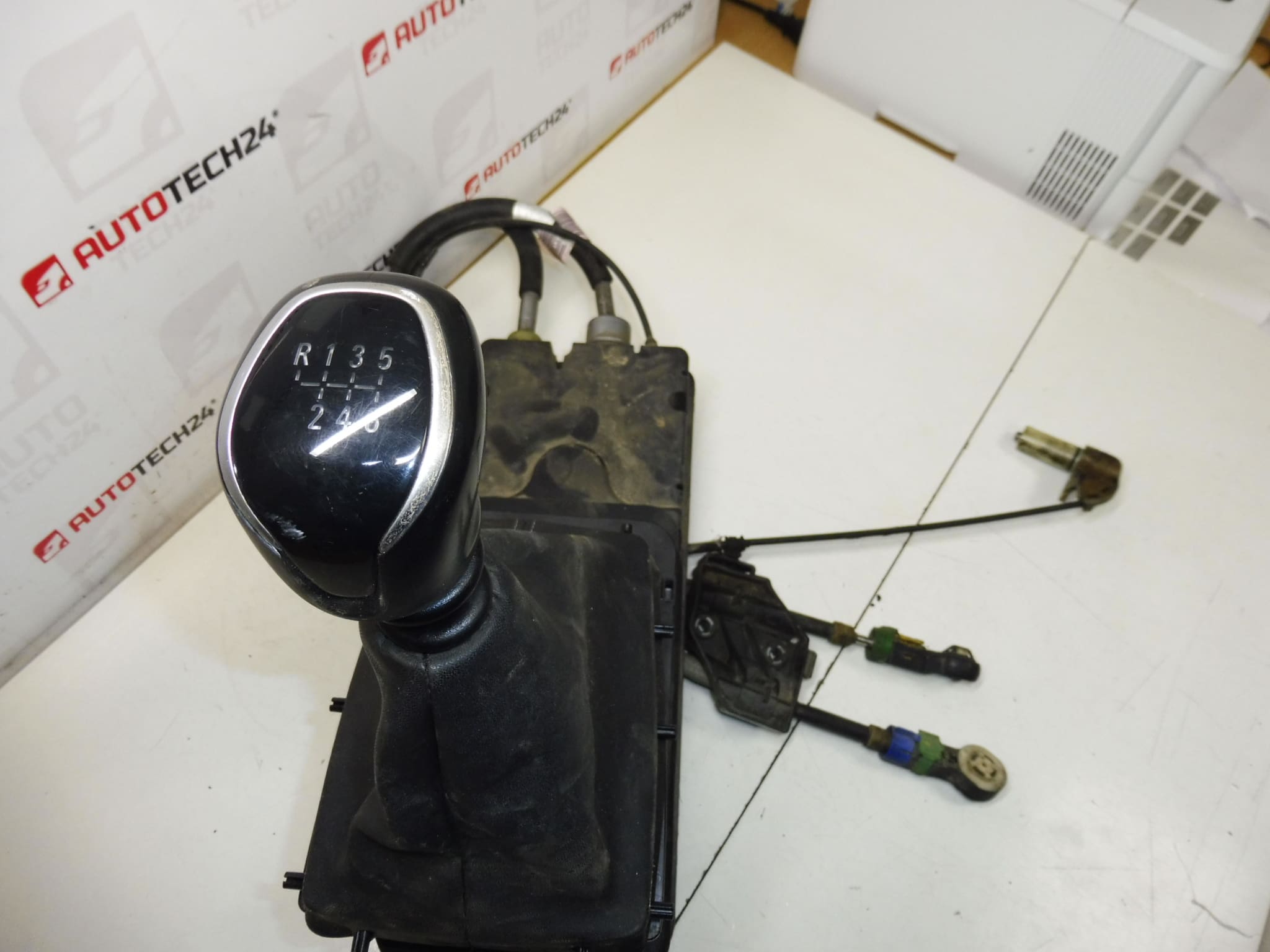 Radiaca páka s lankami Peugeot 308 T9 9825223280 YQ001073YX – Obrázok 2