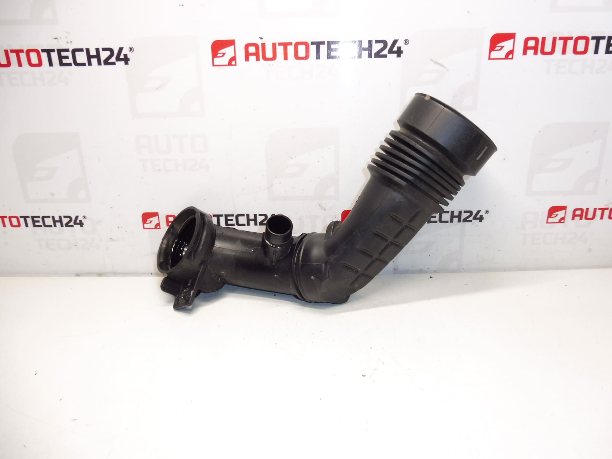 Vzduchová prípojka 1.5 HDI Citroën Peugeot 9810921180