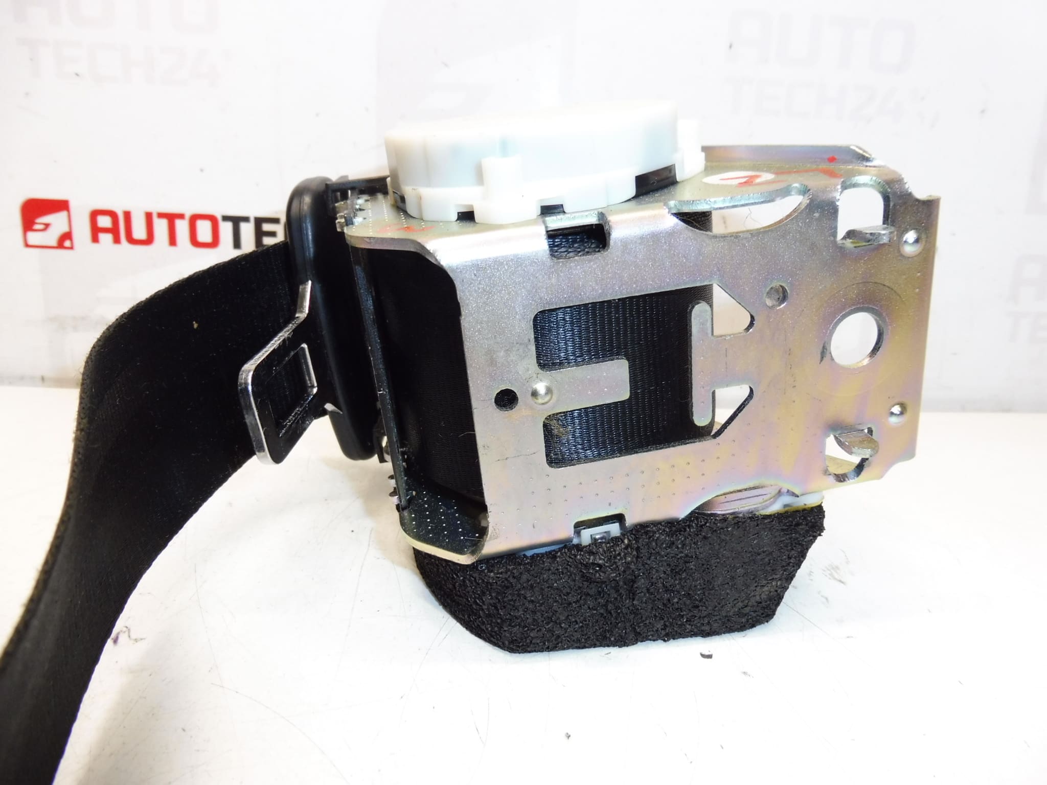 Zadný bezpečnostný pás Peugeot 3008 5008 8975HY – Obrázok 2