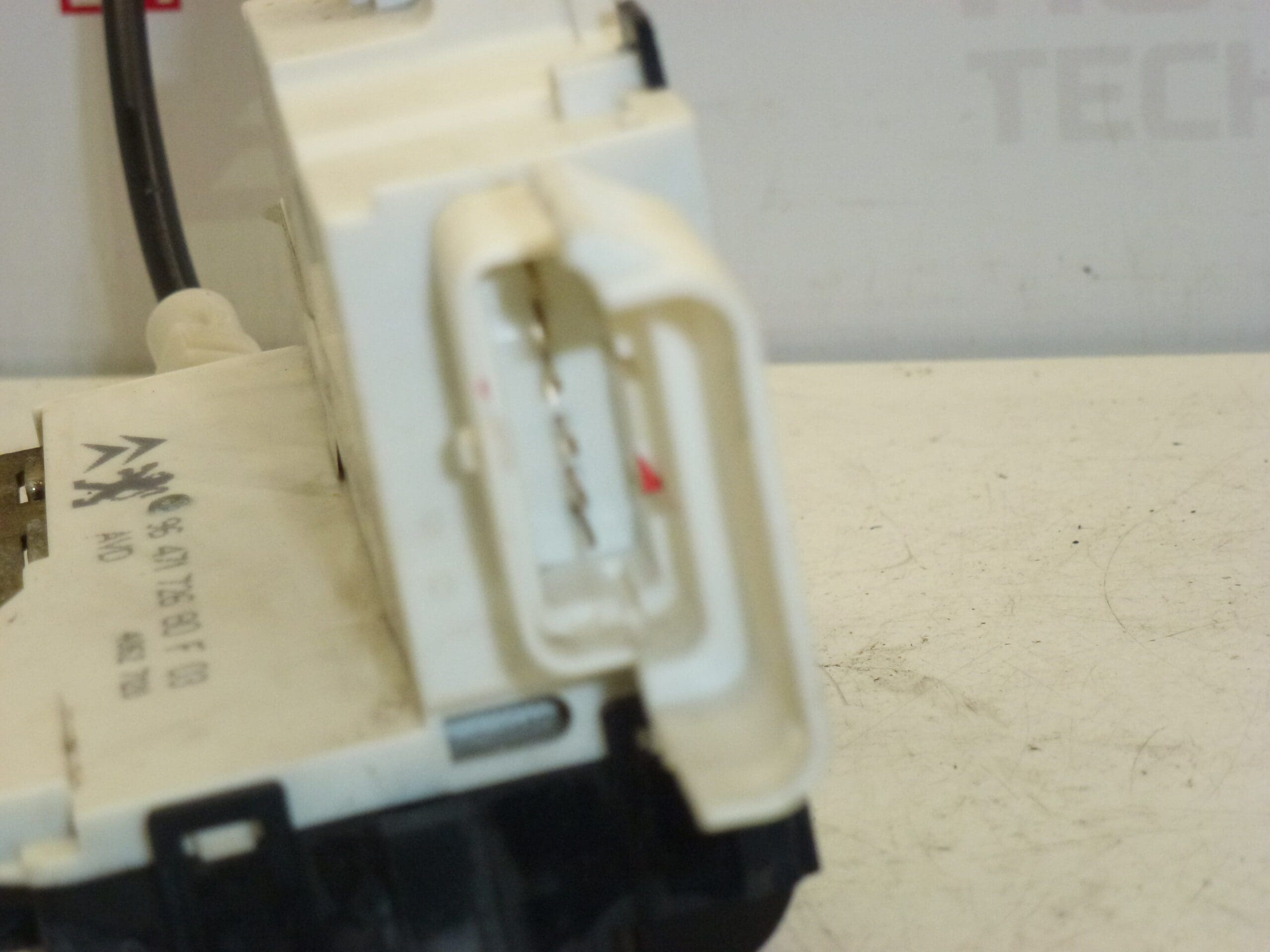 Zámok pravých predných dverí Citroën C4 9647172680 9136R8 9136ES – Obrázok 2