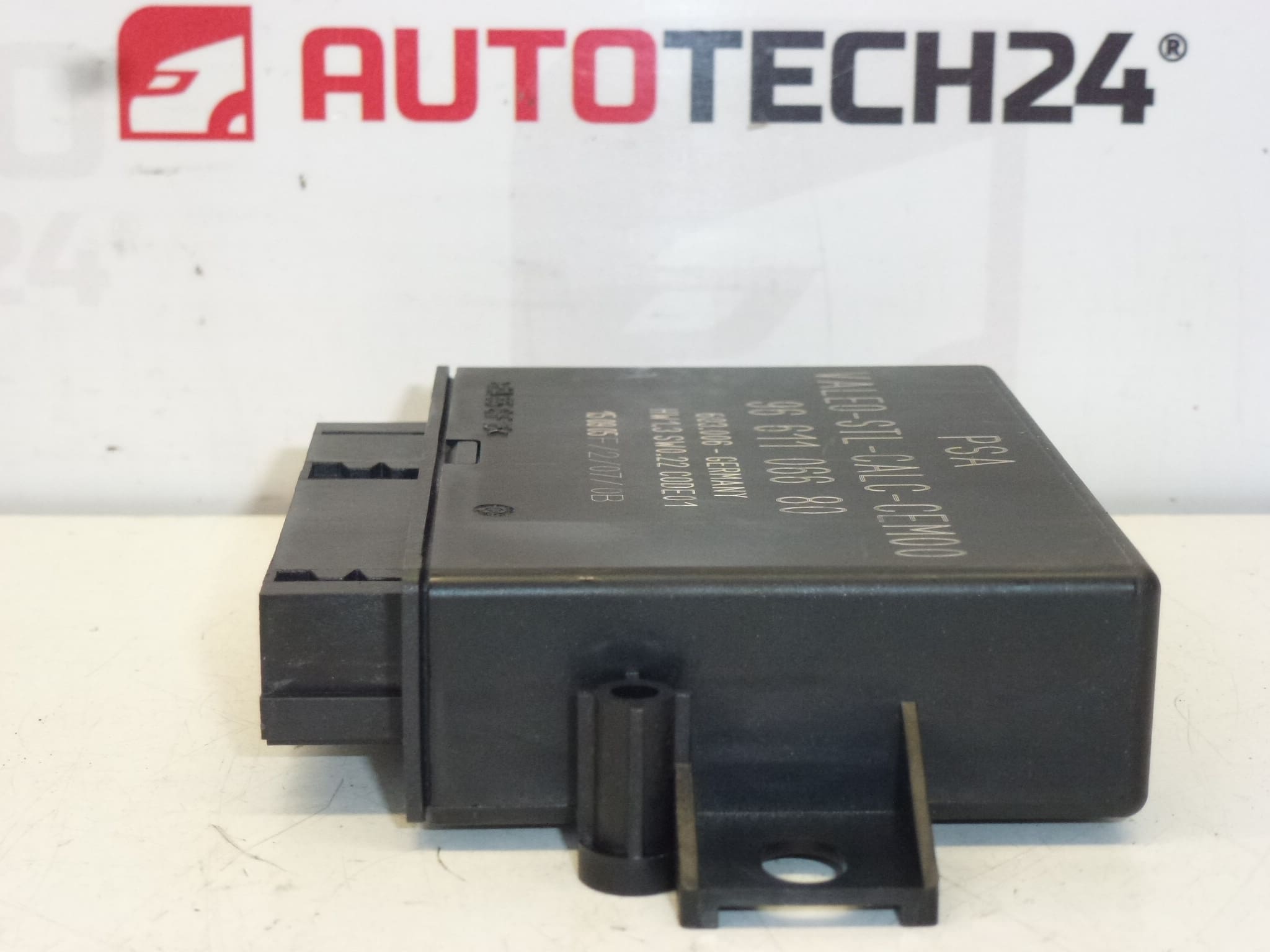 ECU AFIL Valeo Citroën C5 9661106680 6590AR – Obrázok 2