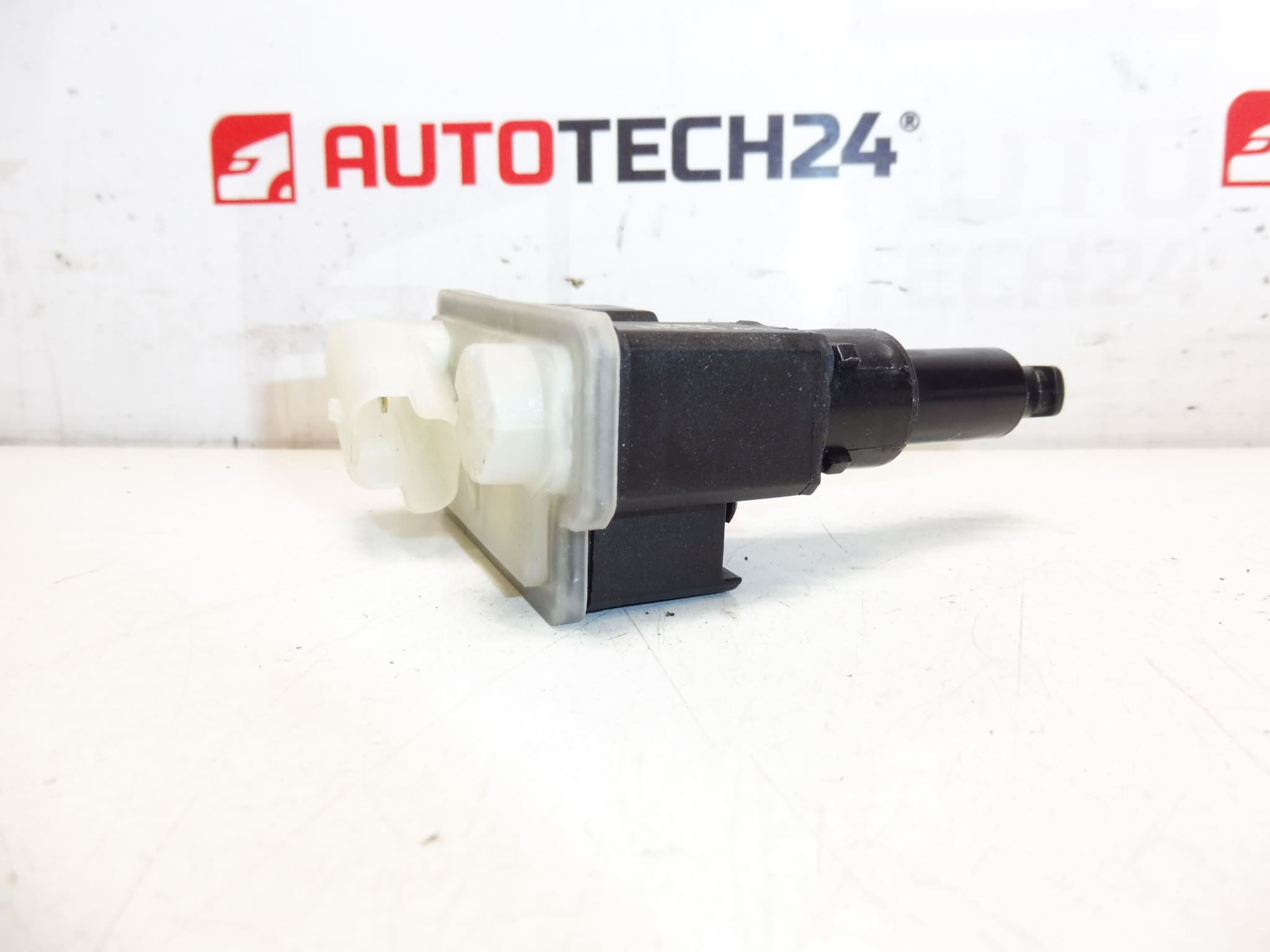 Zámok uzáveru nádrže Citroën Peugeot 9678313180 – Obrázok 2