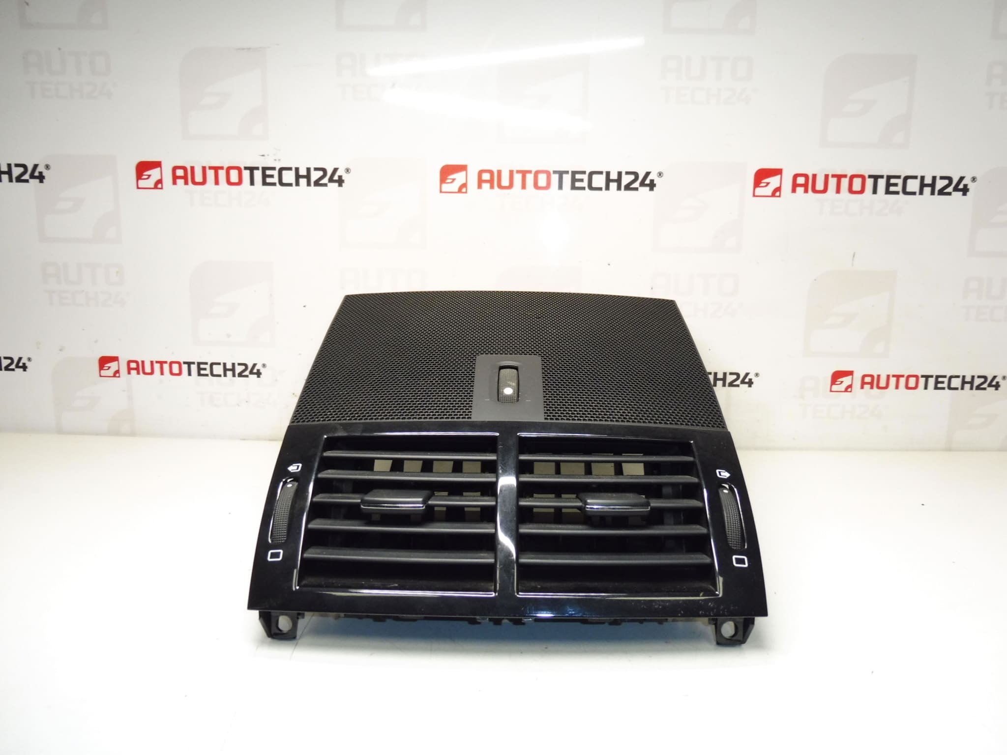 Vetracie otvory Peugeot 407 9644589777