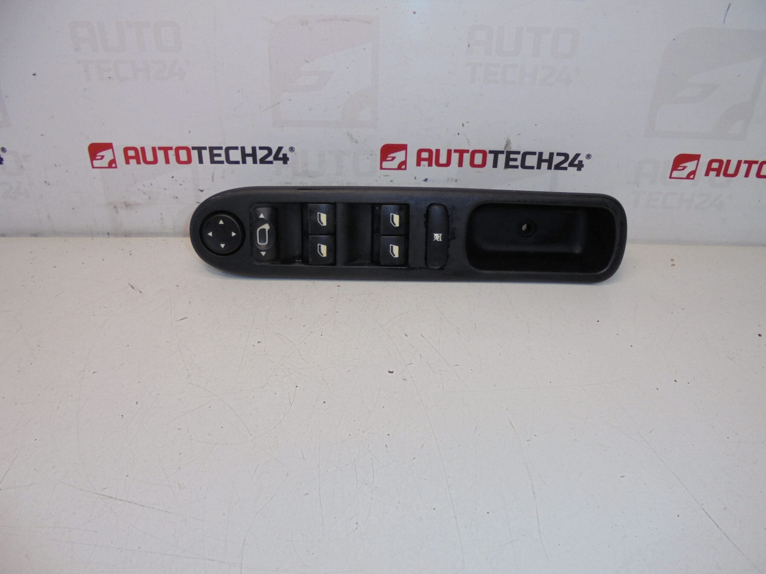 Ovládač okien Peugeot 307 96531124XT 6554KT