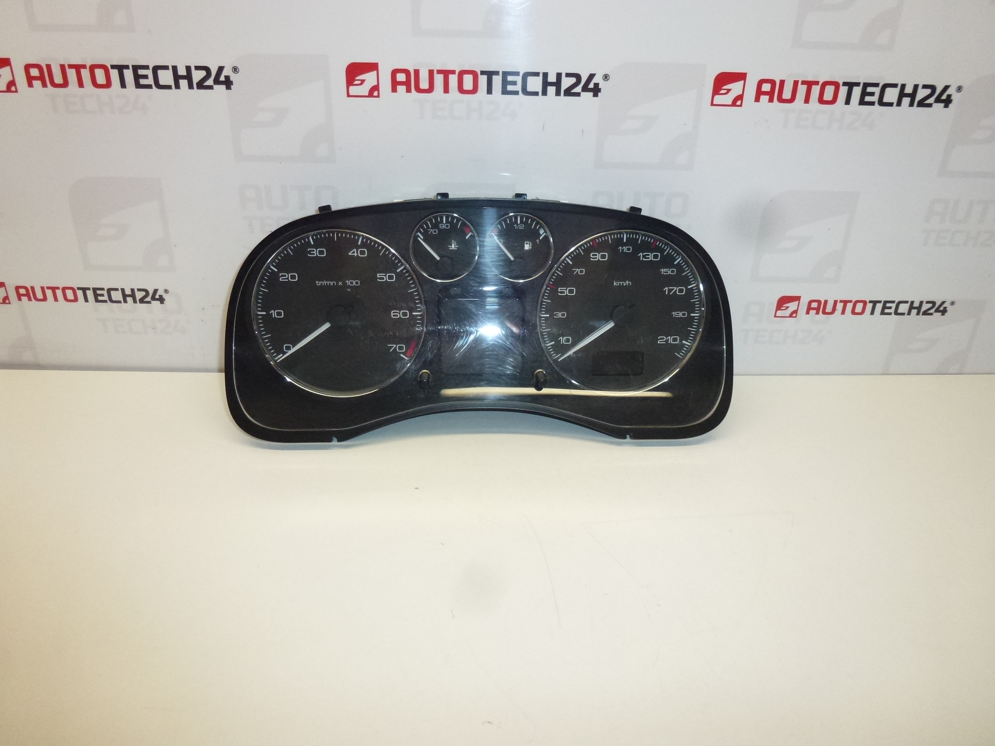 Tachometer Peugeot 307 II najeto 215000 km 9654485080 6106N0