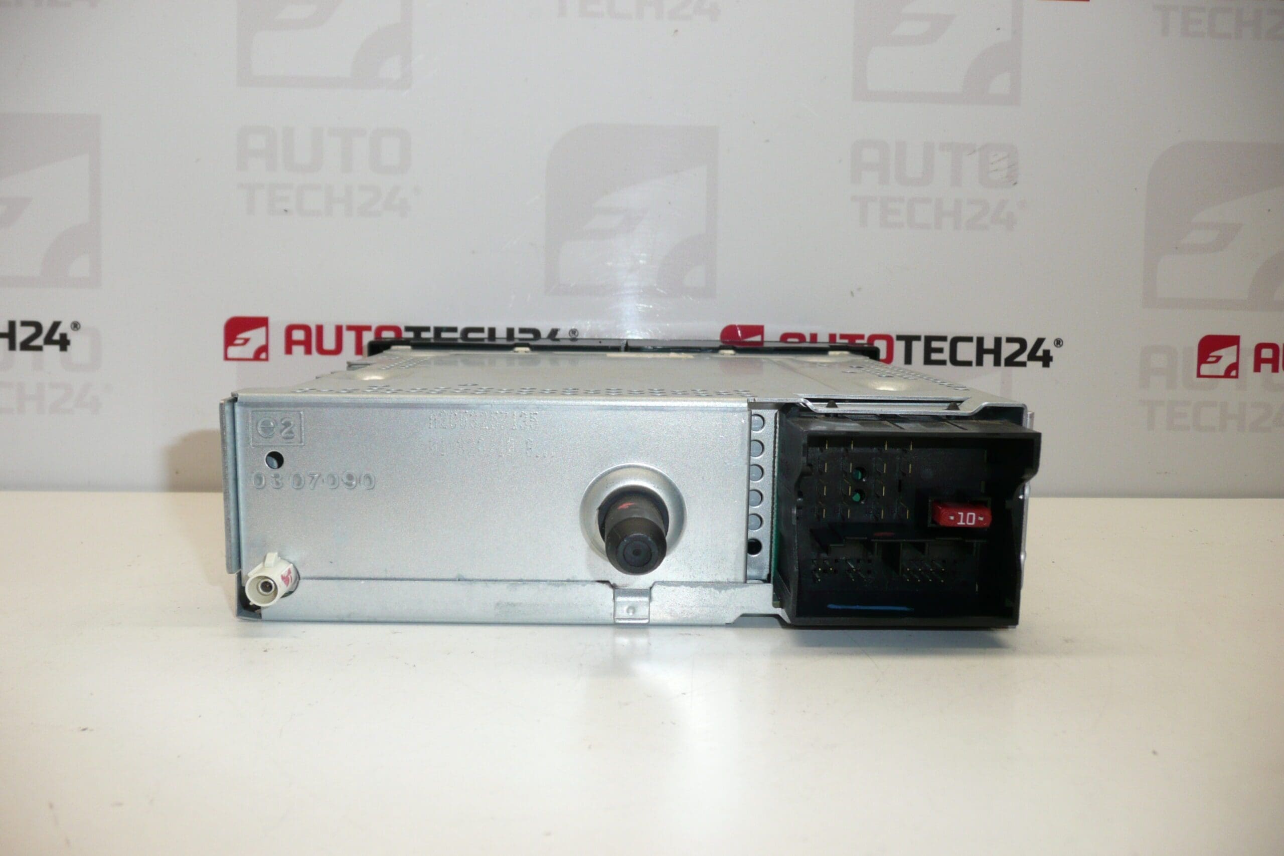 Autorádio CD Continental RD4N1M-03 Citroën Peugeot 96750215XT – Obrázok 2