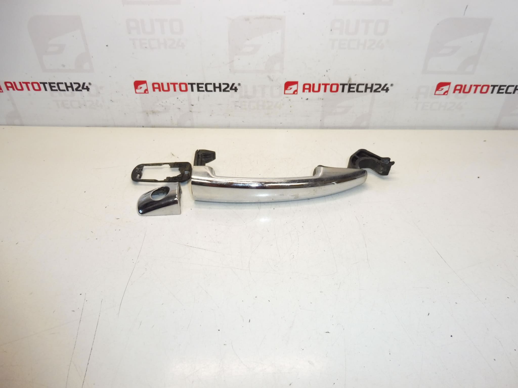 Kľučka ľavých predných dverí Citroën C3 II (A51) DS3 9101KY