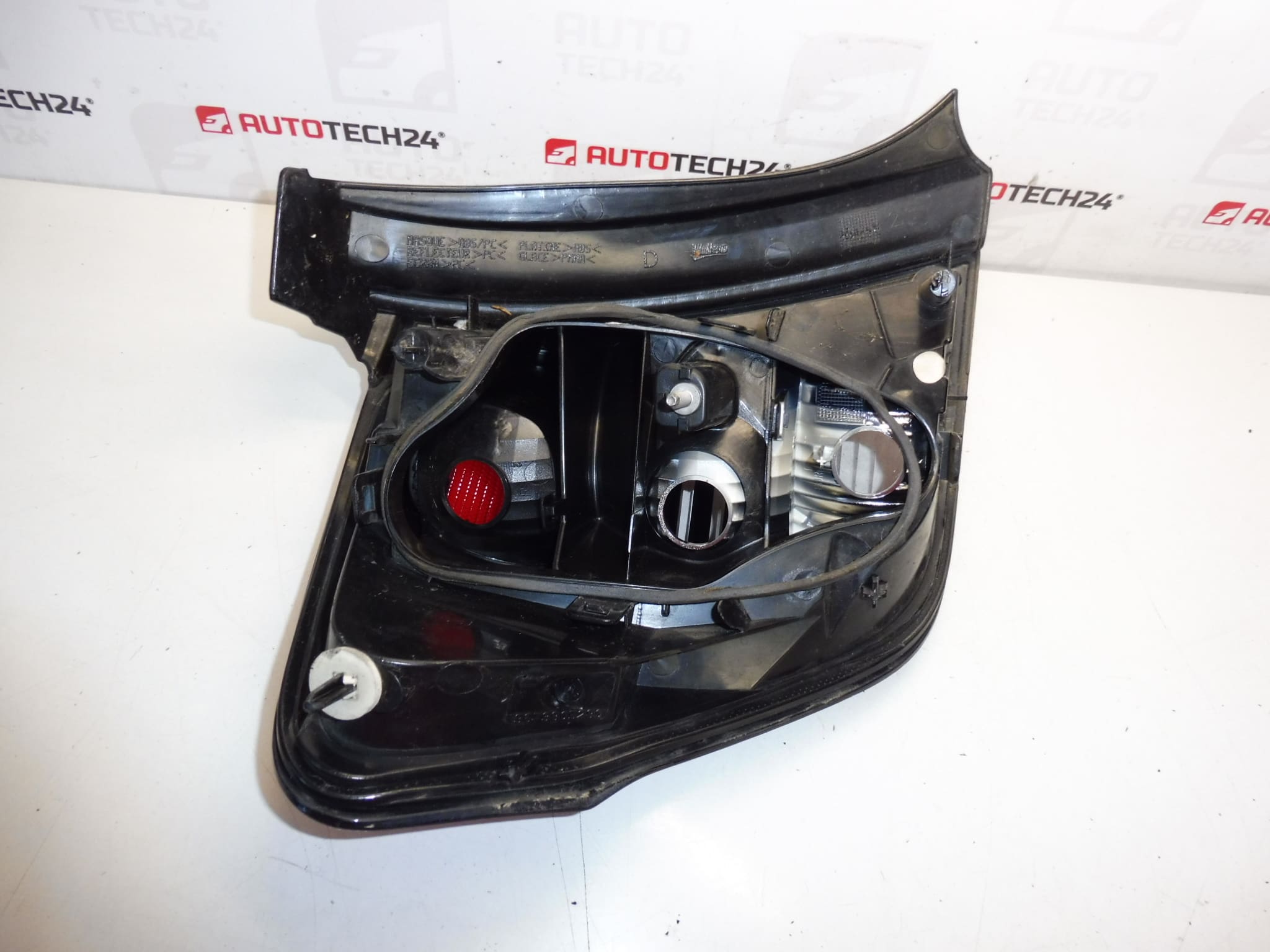 Pravá zadná lampa blatník Citroën C3 II 9673805380 6351KQ (Kopírovať) – Obrázok 2