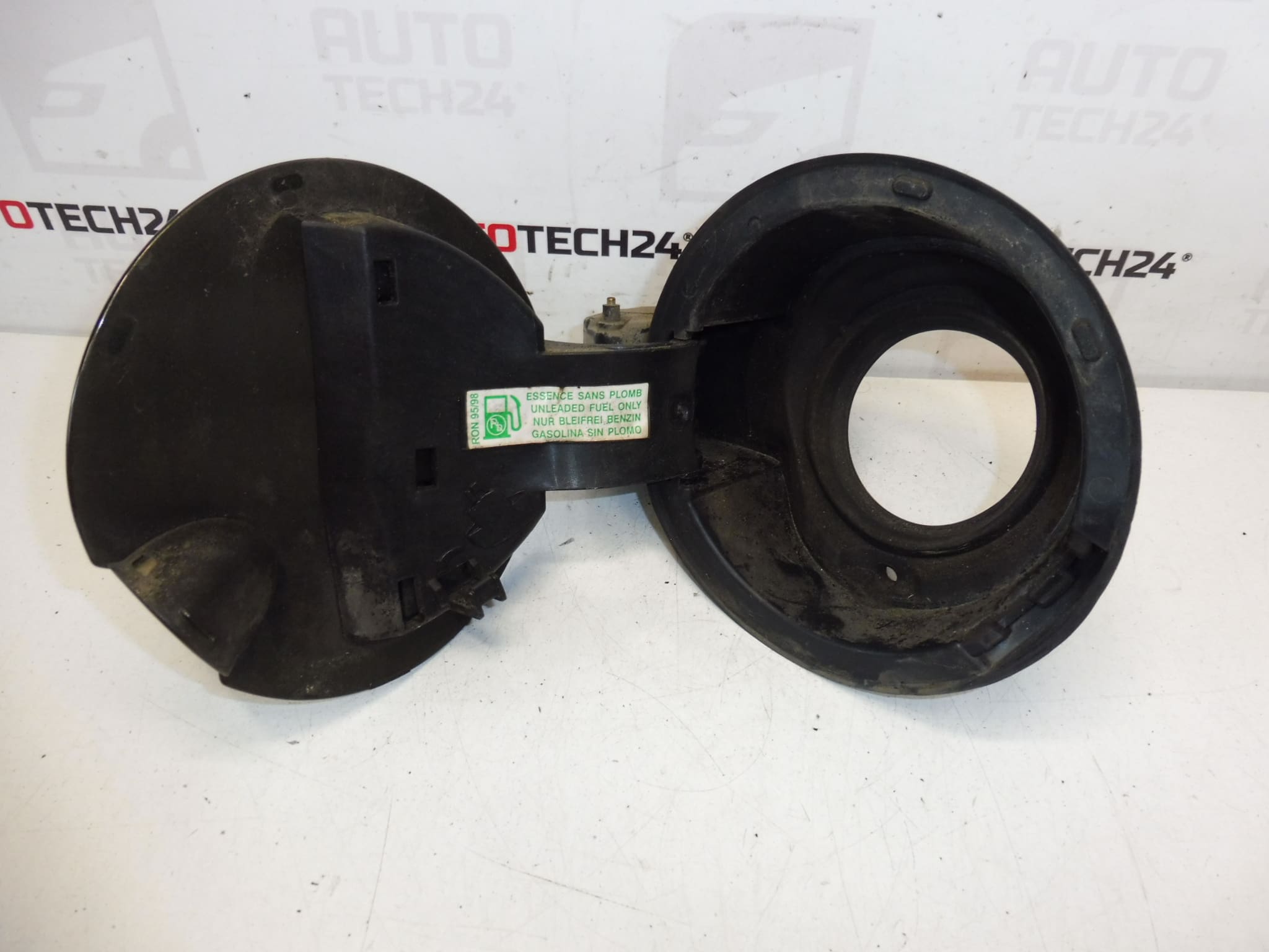 Veko plniaceho hrdla paliva KDK Citroën C3 II A51 1517H3 – Obrázok 2