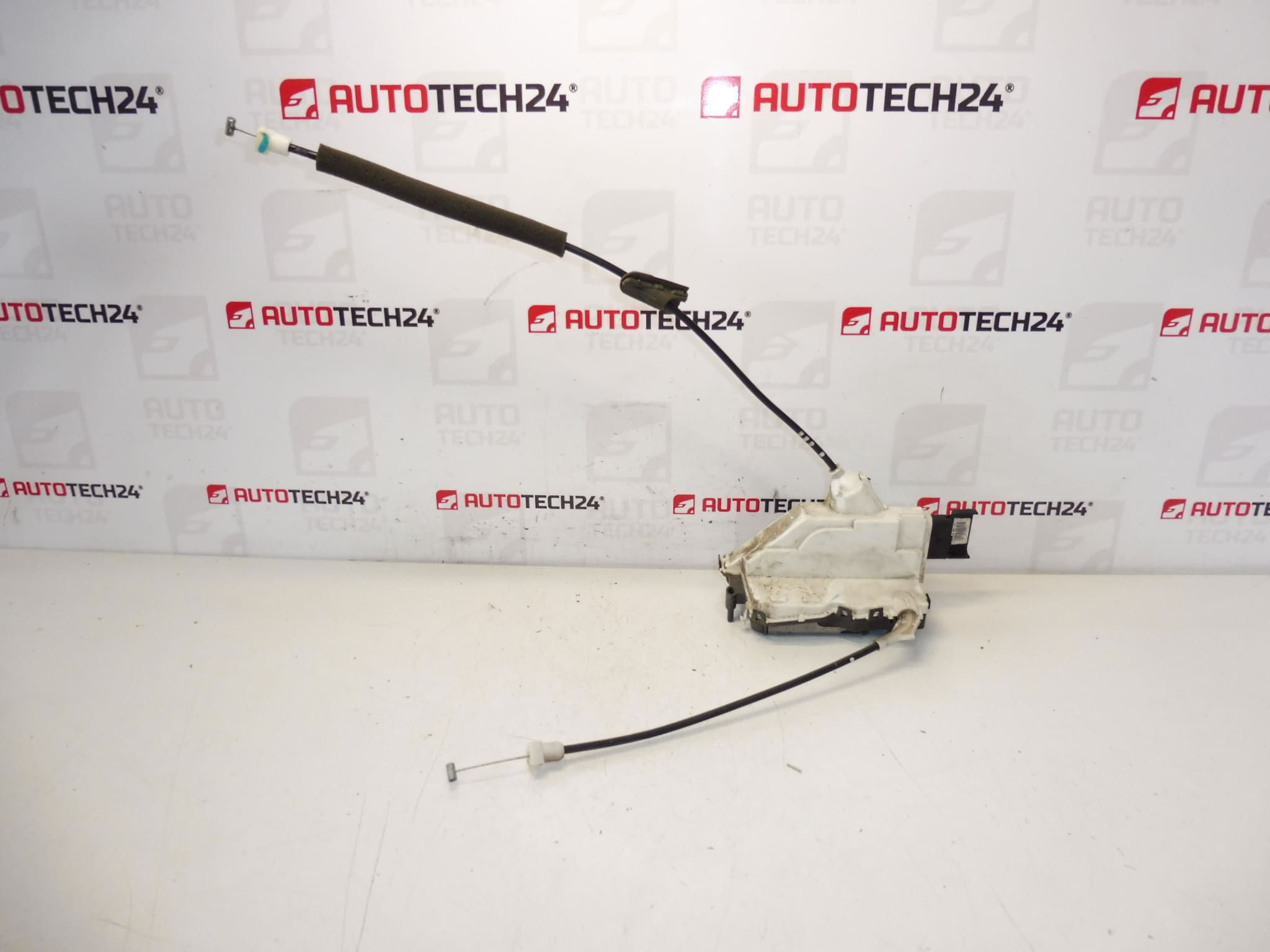Zámok dverí spolujazdca Citroën C3 II A51 9800624680
