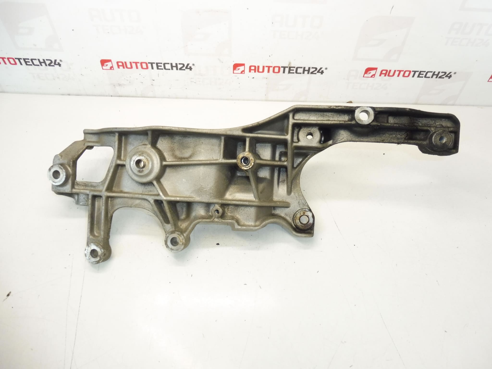 Držiak klímakompresora alternátora Citroën Peugeot 9688628680 5706N7 – Obrázok 2